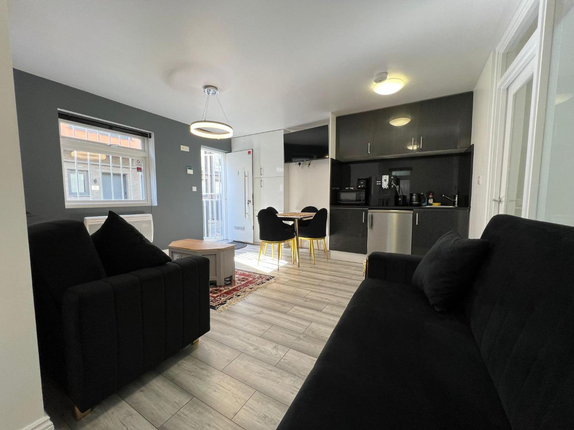 Modern Comfort One Bed Flat In Golders * Londen