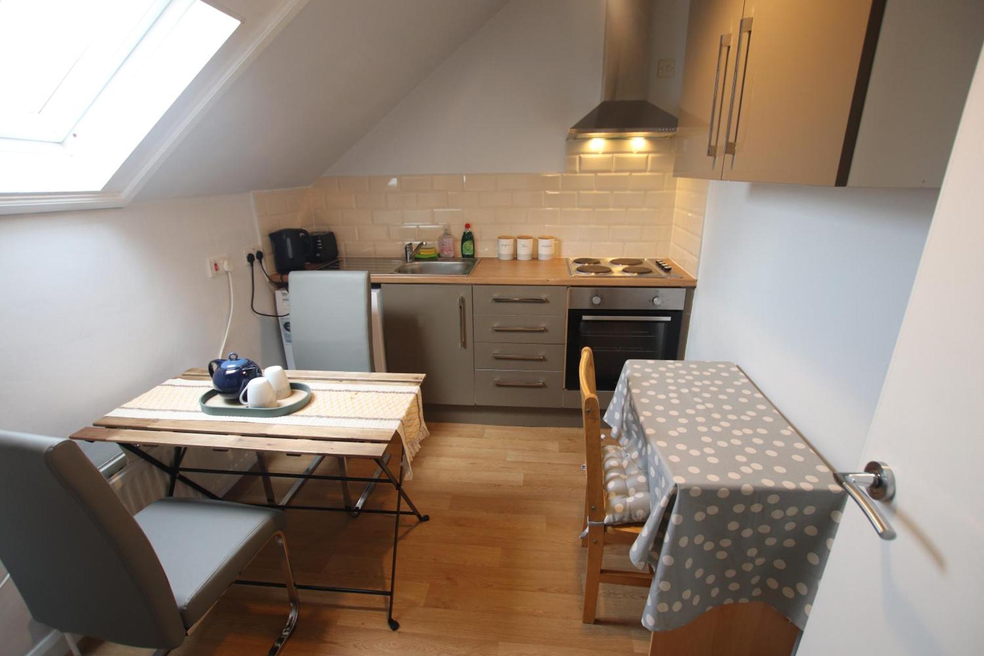 Nice Holiday Studio 15 Mins From Central Appartement