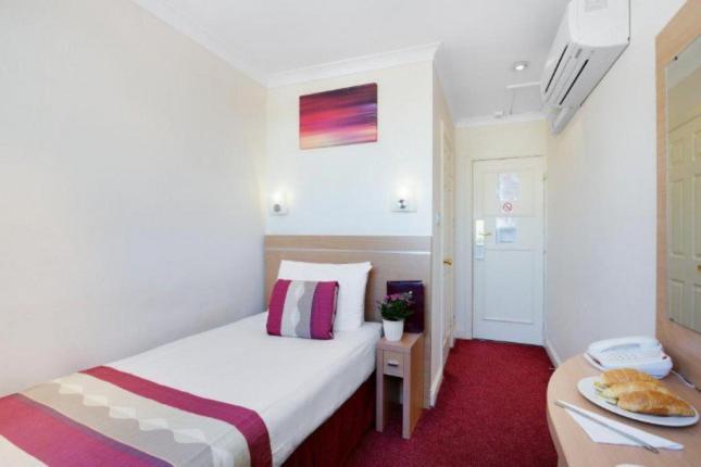 Queens Park Premier Hyde Park Hotel London