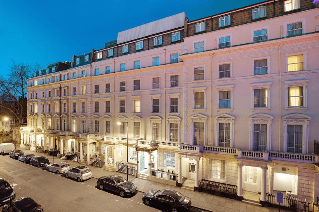 Queens Park Premier Hyde Park Hotel