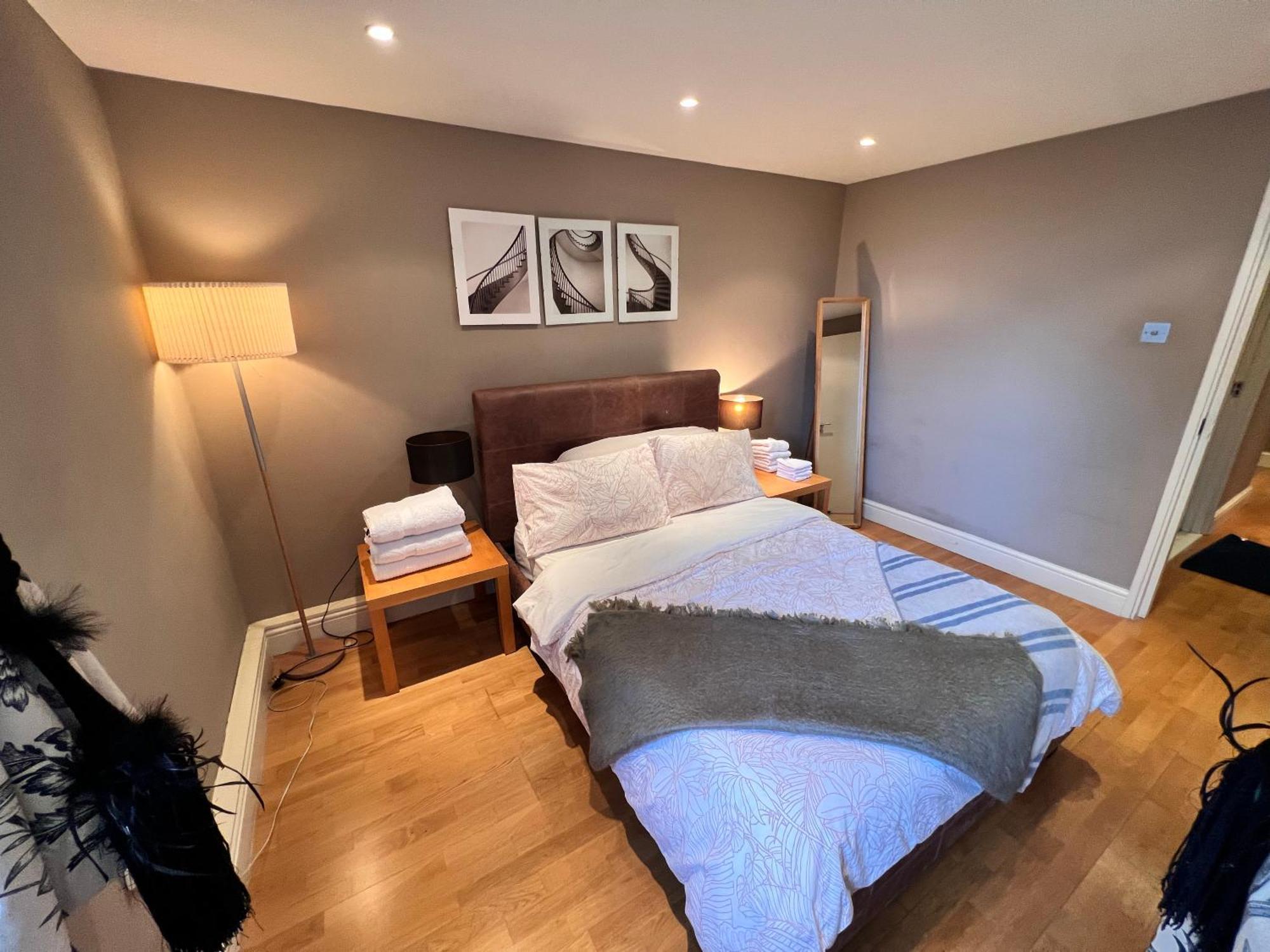 Happy River Thames View Entire Apartment London