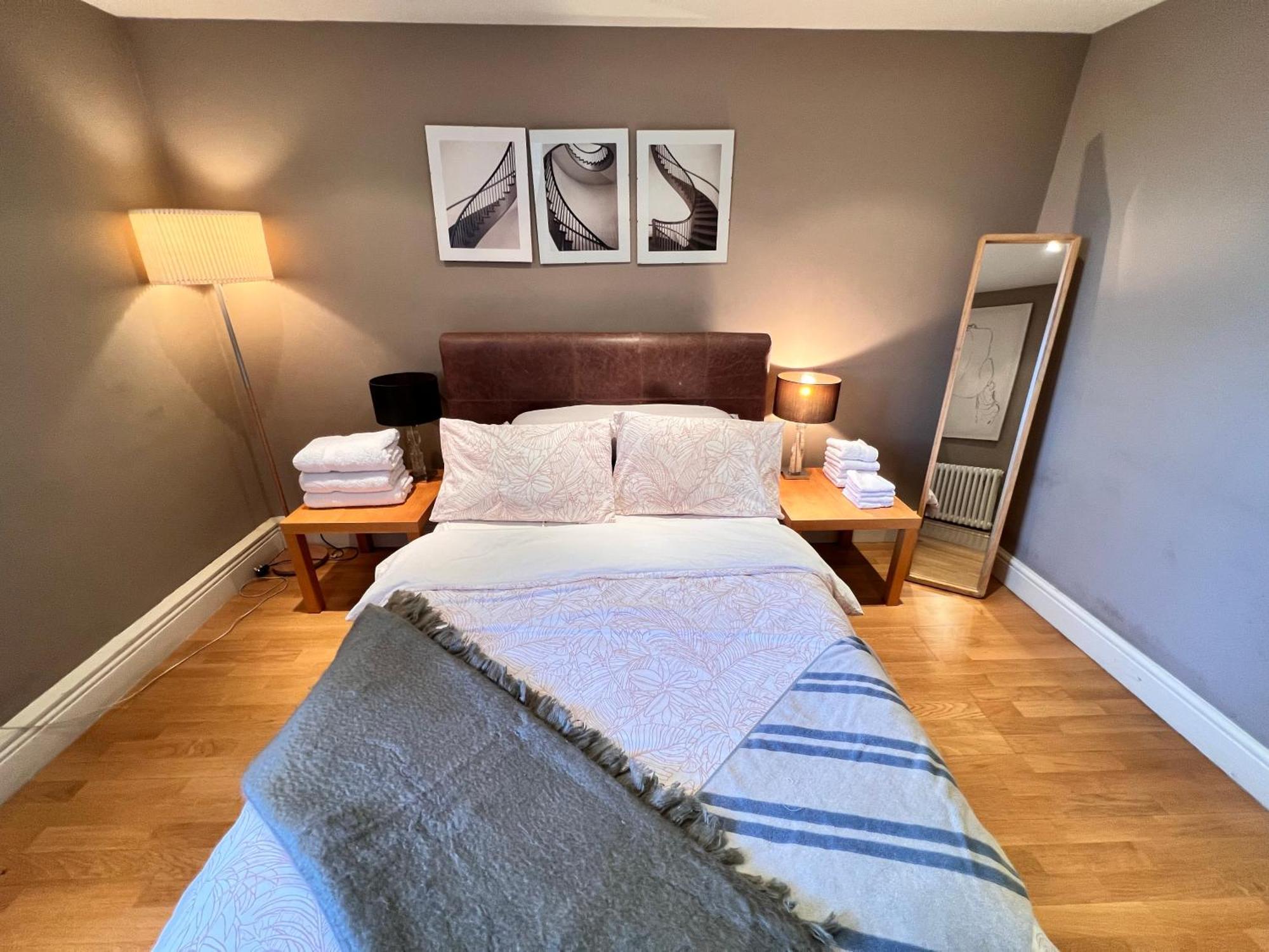 Happy River Thames View Entire Apartment *