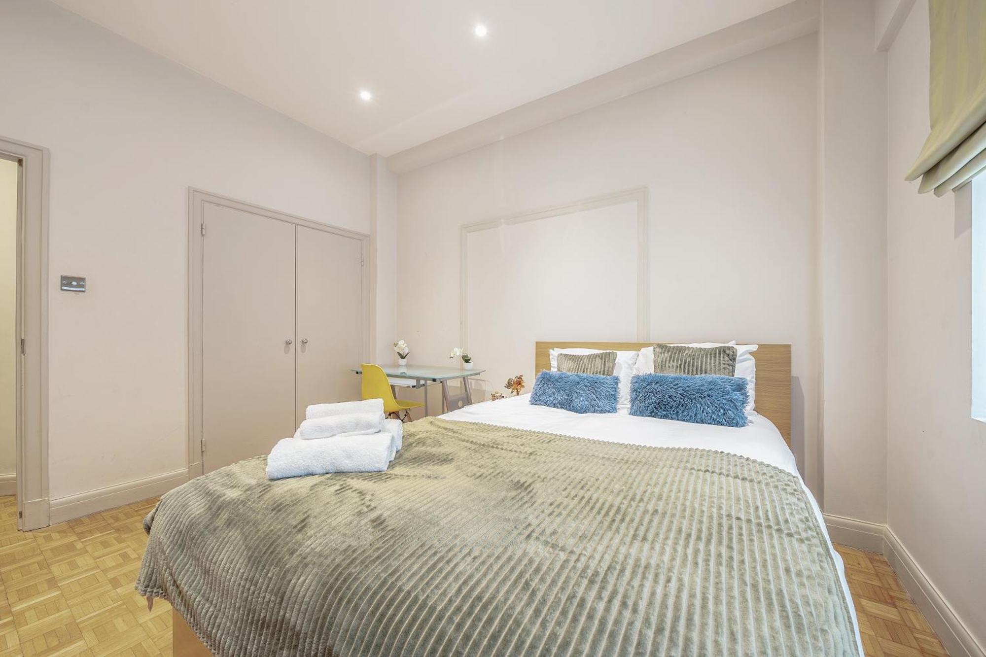 Luxurious Two-bedroom Haven In Marylebone