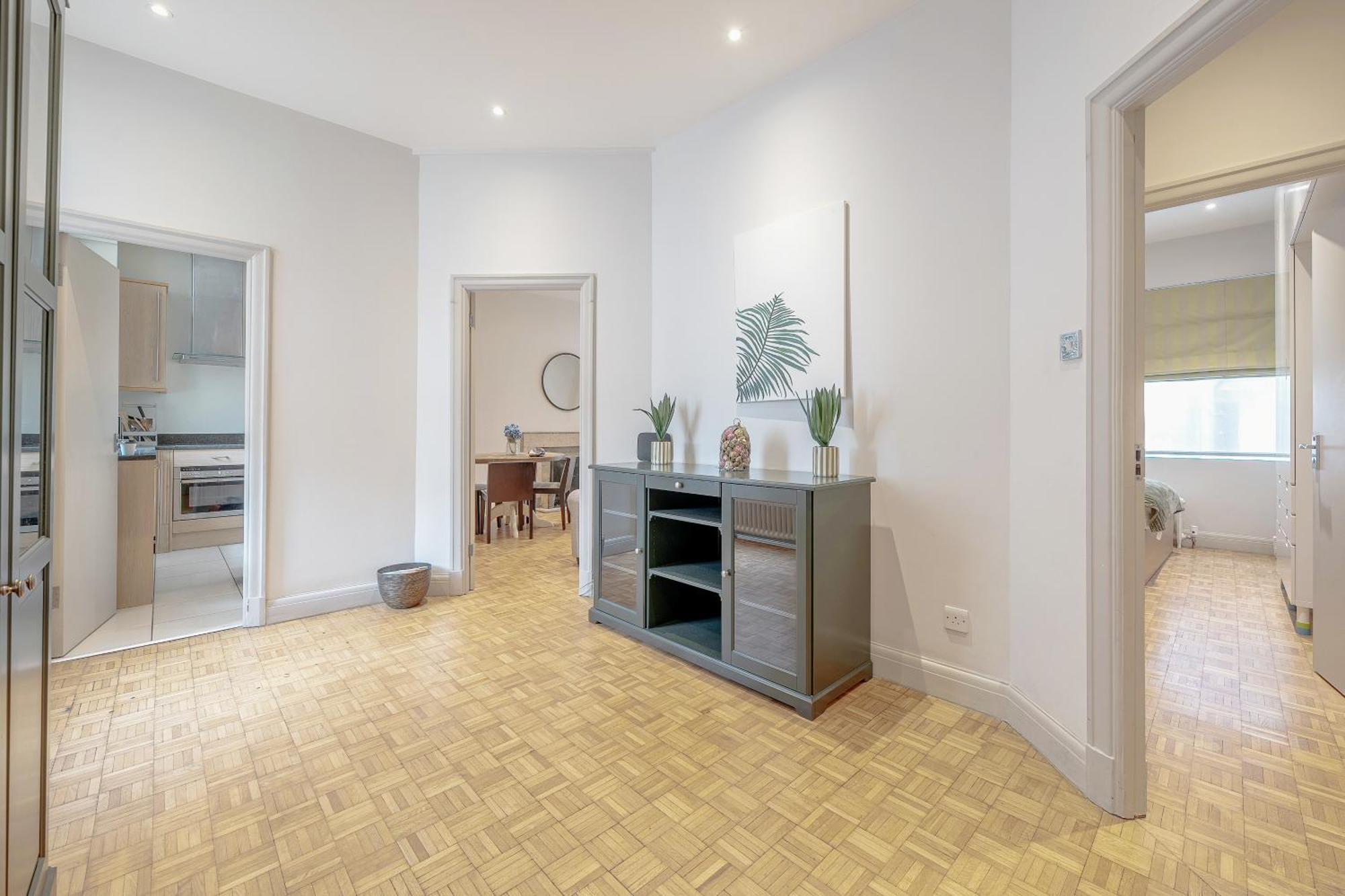 Luxurious Two-bedroom Haven In Marylebone * Londen