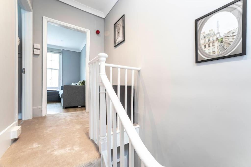 2 Bedroom Flat In Notting Hill Apartment London