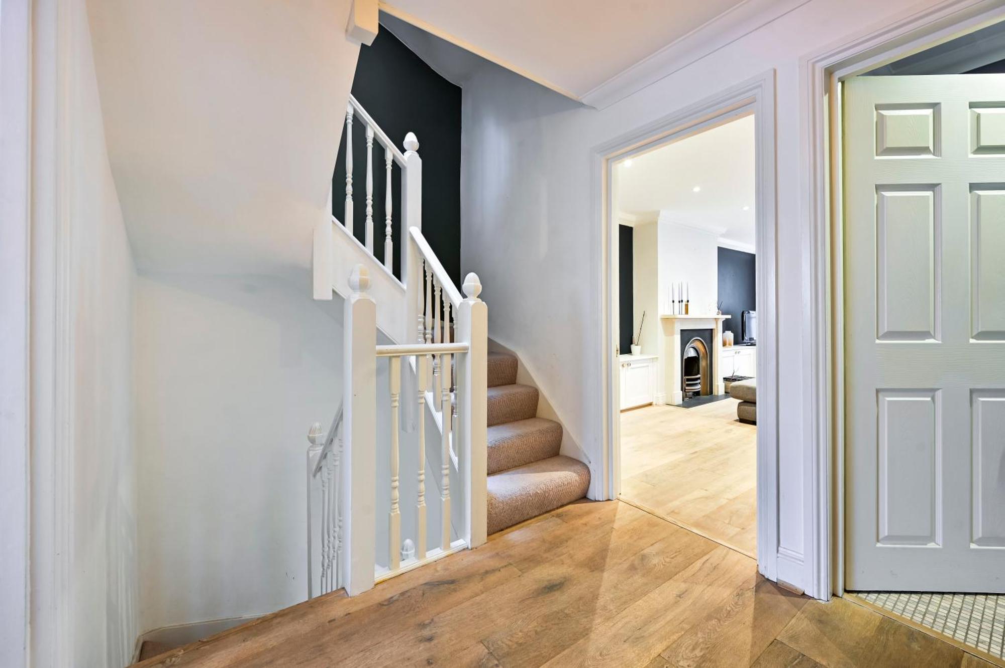 5 Bed House - Fancy - Sleep Up To 12 - * Londen