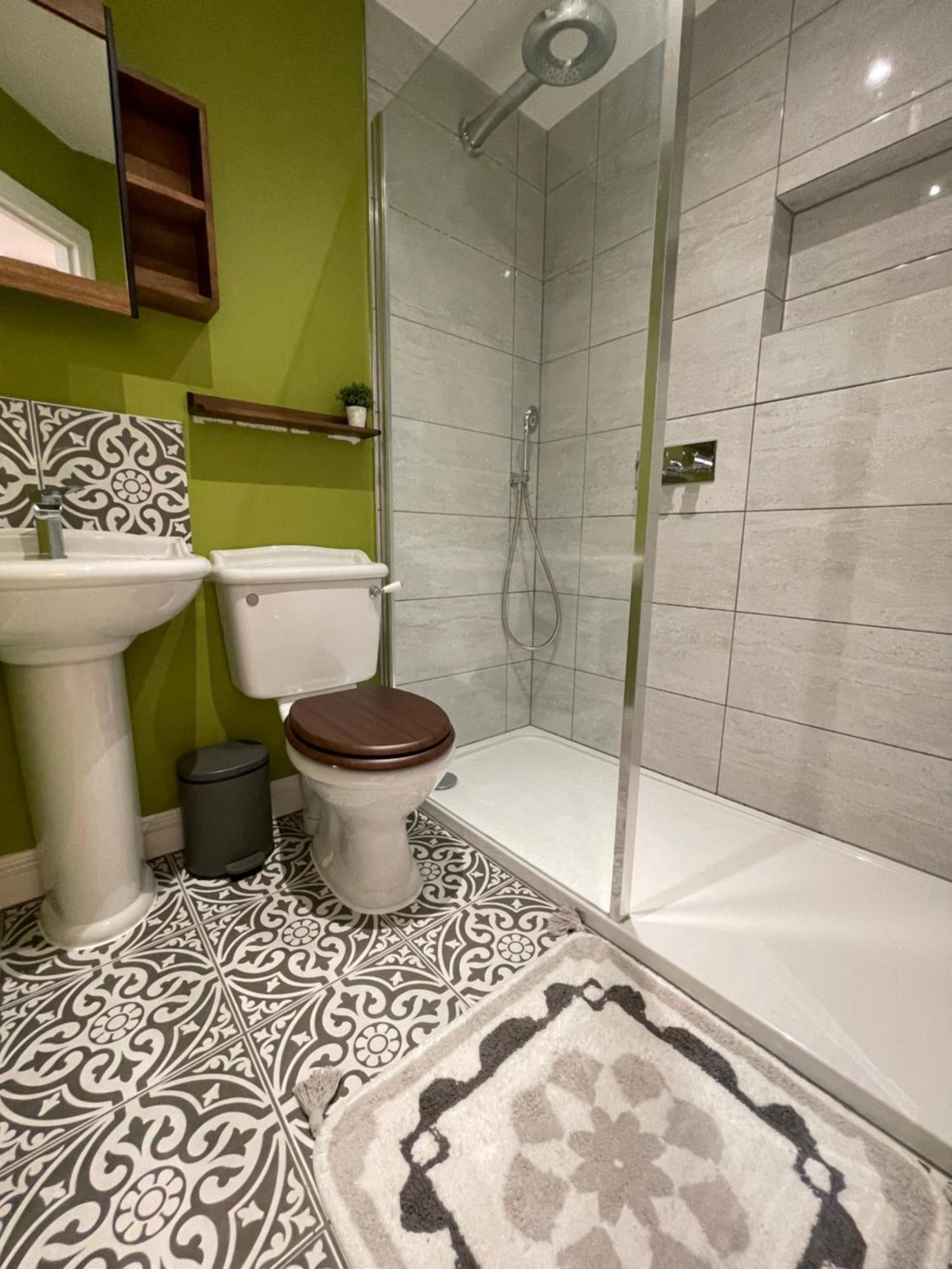 5 Bed House - Fancy - Sleep Up To 12 - Vakantiehuis