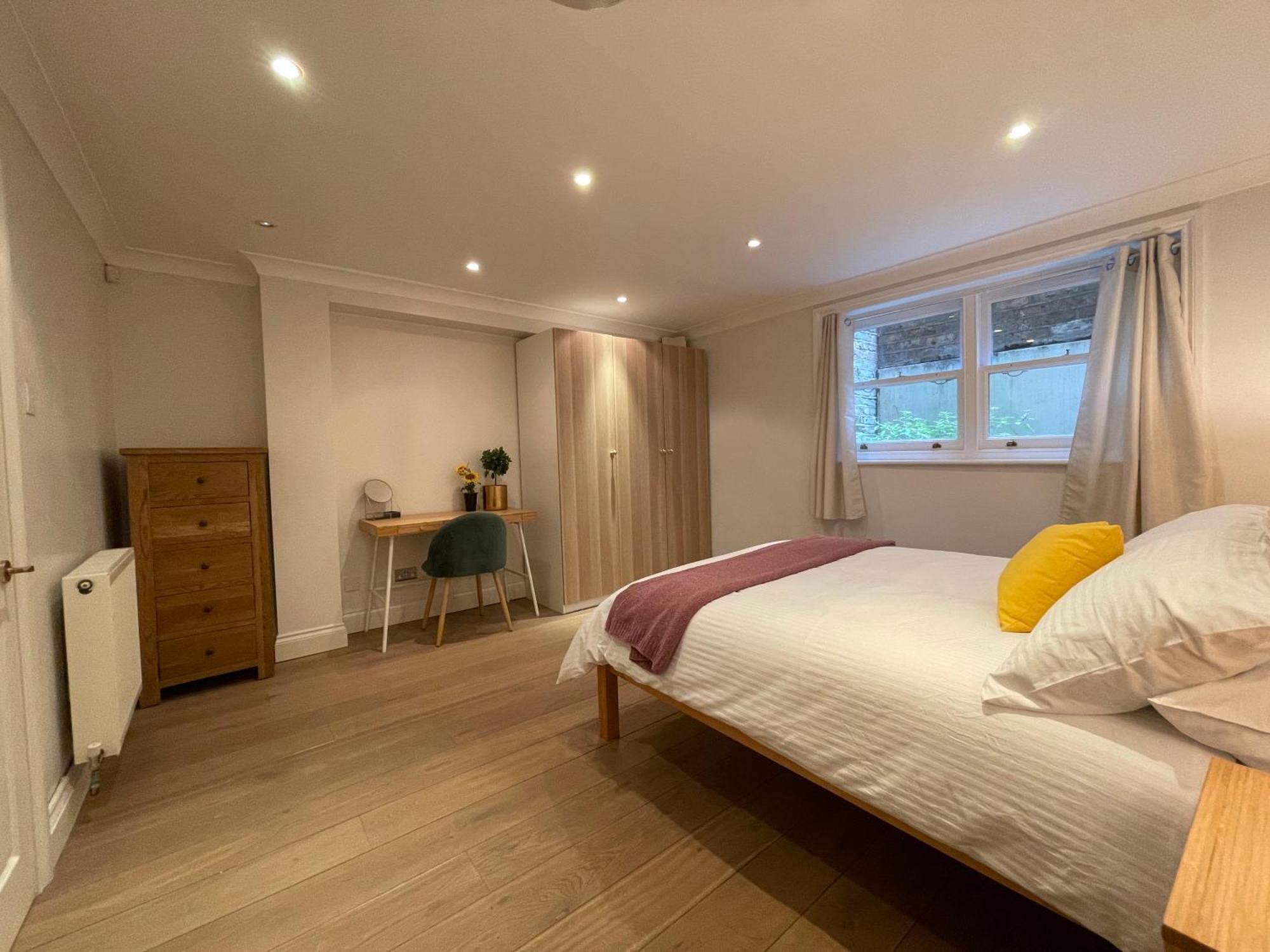 5 Bed House - Fancy - Sleep Up To 12 - Vakantiehuis *