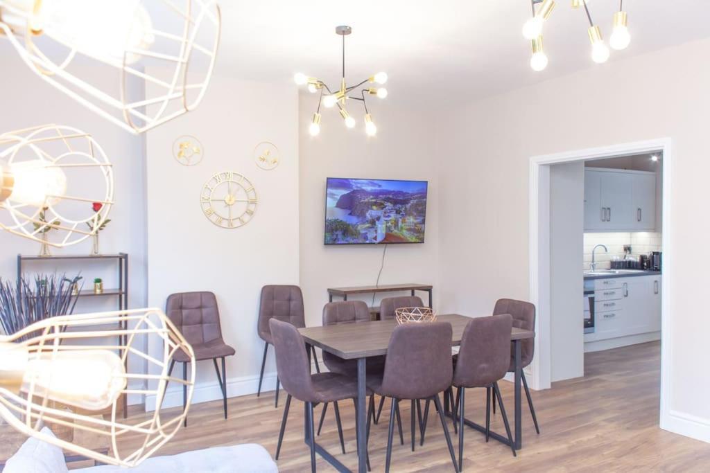 Spacy 3 Bedroom Woolwich Apartment London
