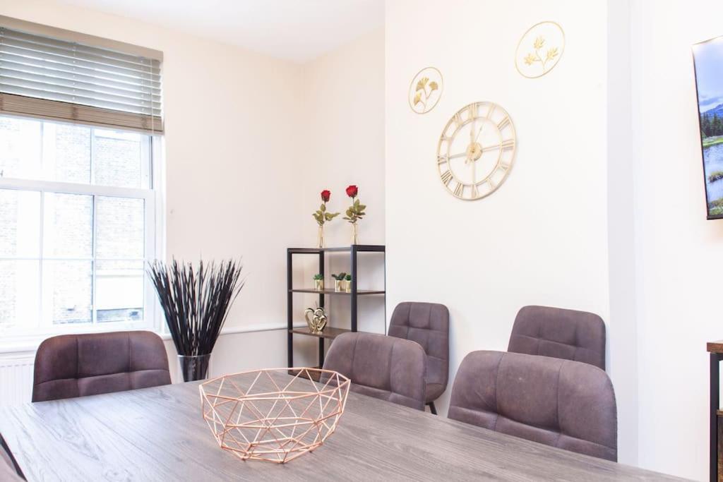 Spacy 3 Bedroom Woolwich London