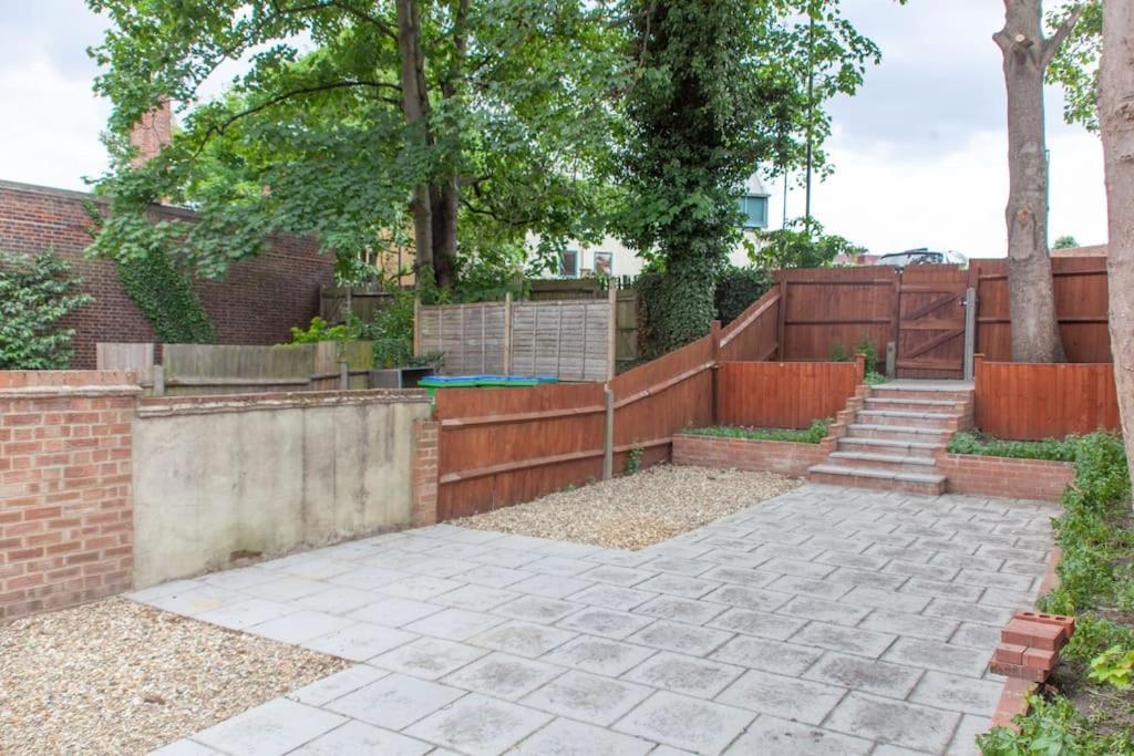 Apartment Spacy 3 Bedroom Woolwich London