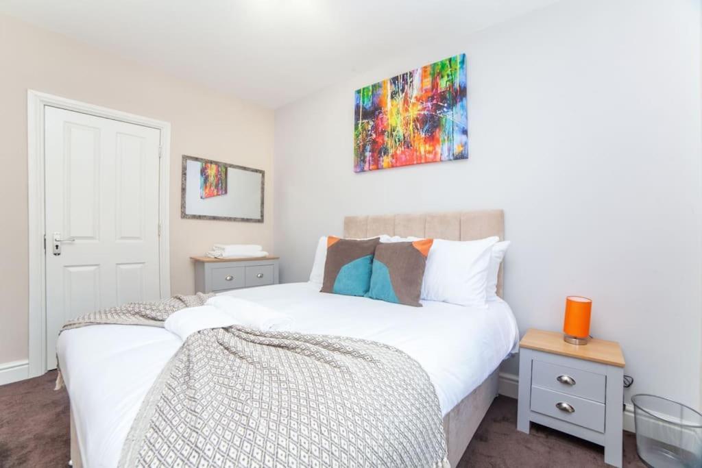 Apartment Spacy 3 Bedroom Woolwich London