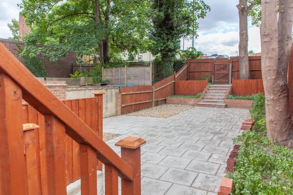 Apartment Spacy 3 Bedroom Woolwich London