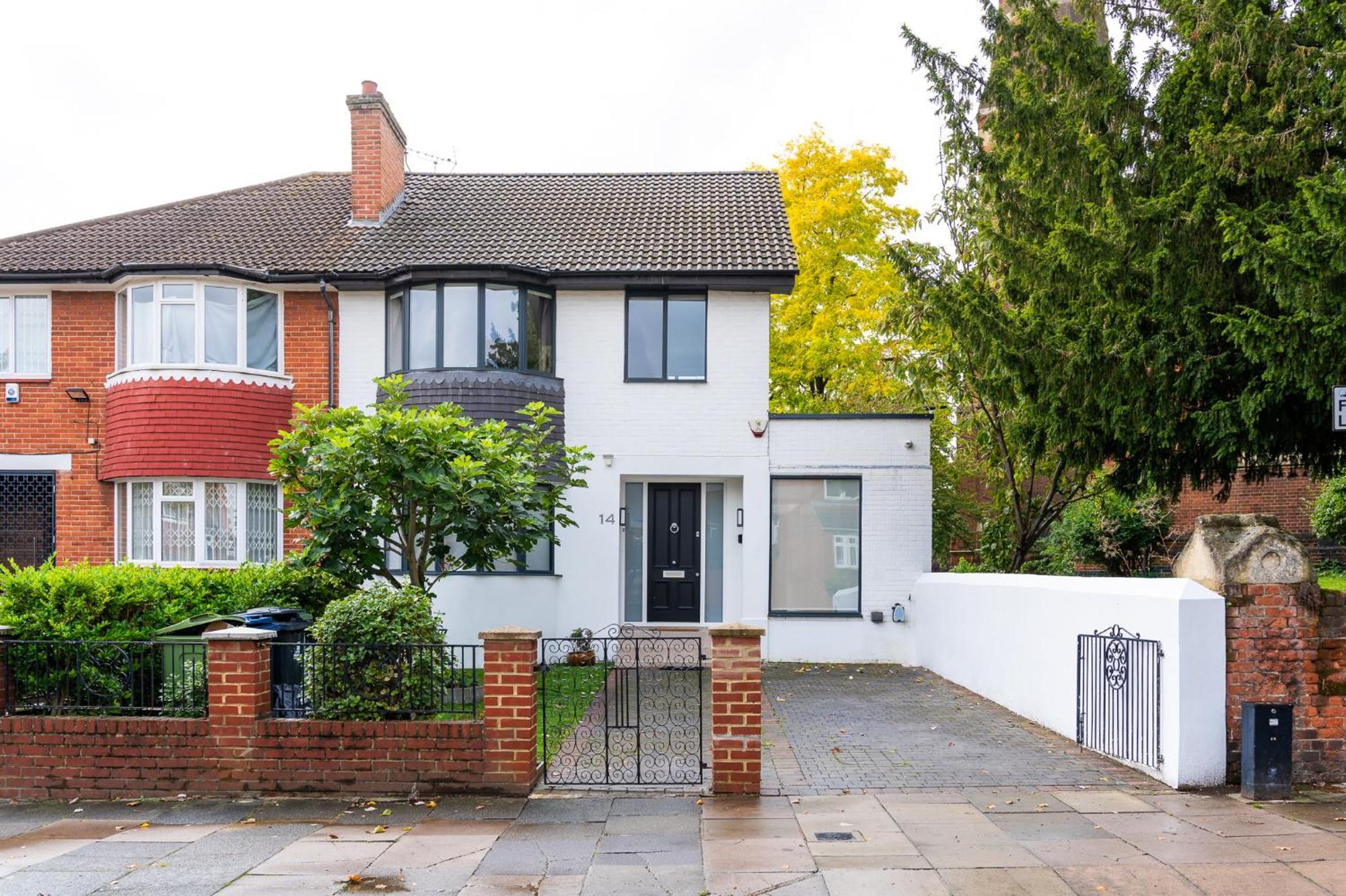 Ferienhaus 4 Bed 4 Bath House By Livestay Short Lets & Serviced With Parking, Jacuzzi & Garden