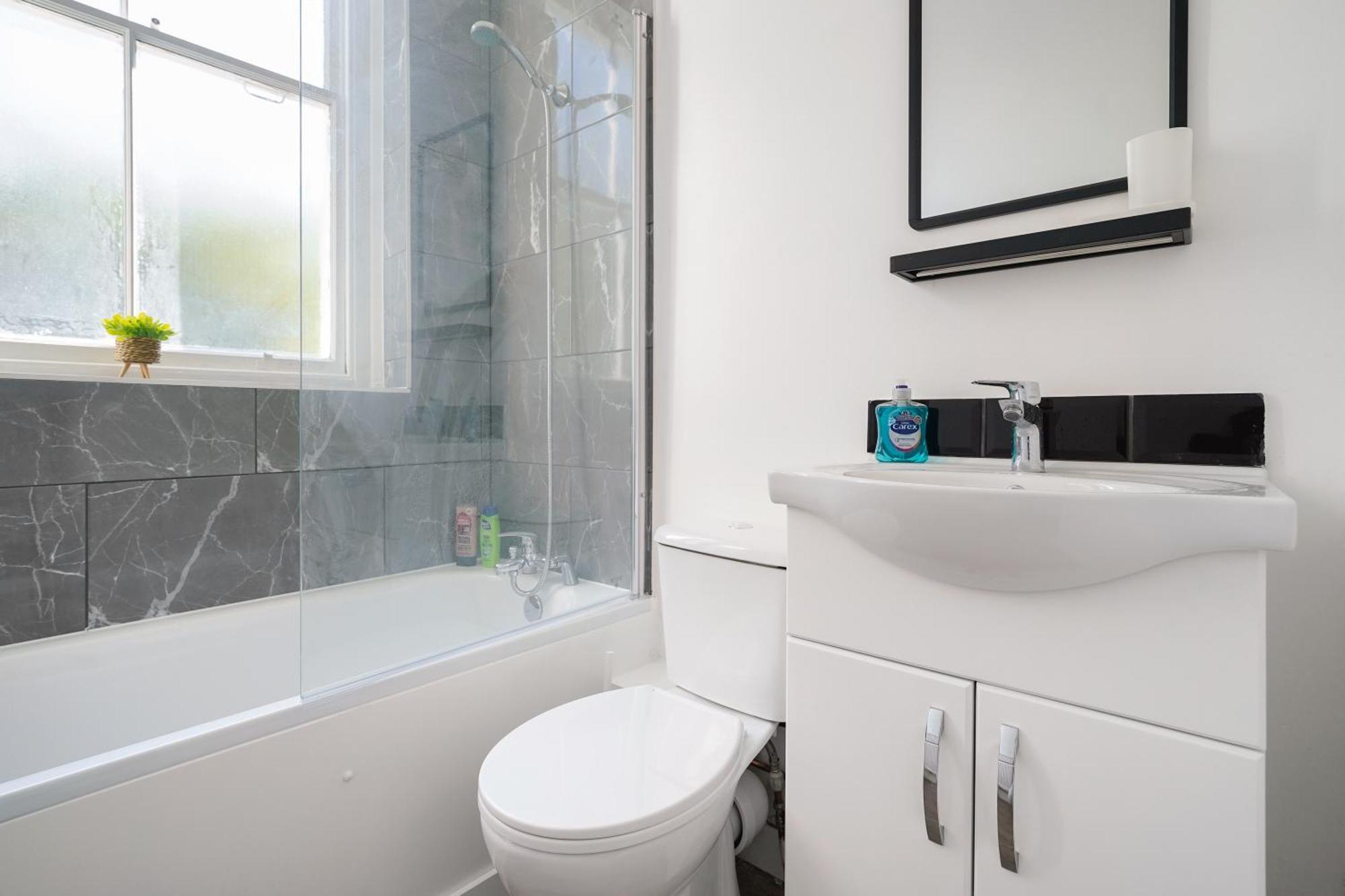 Quaint Flat By Hampstead Heath *