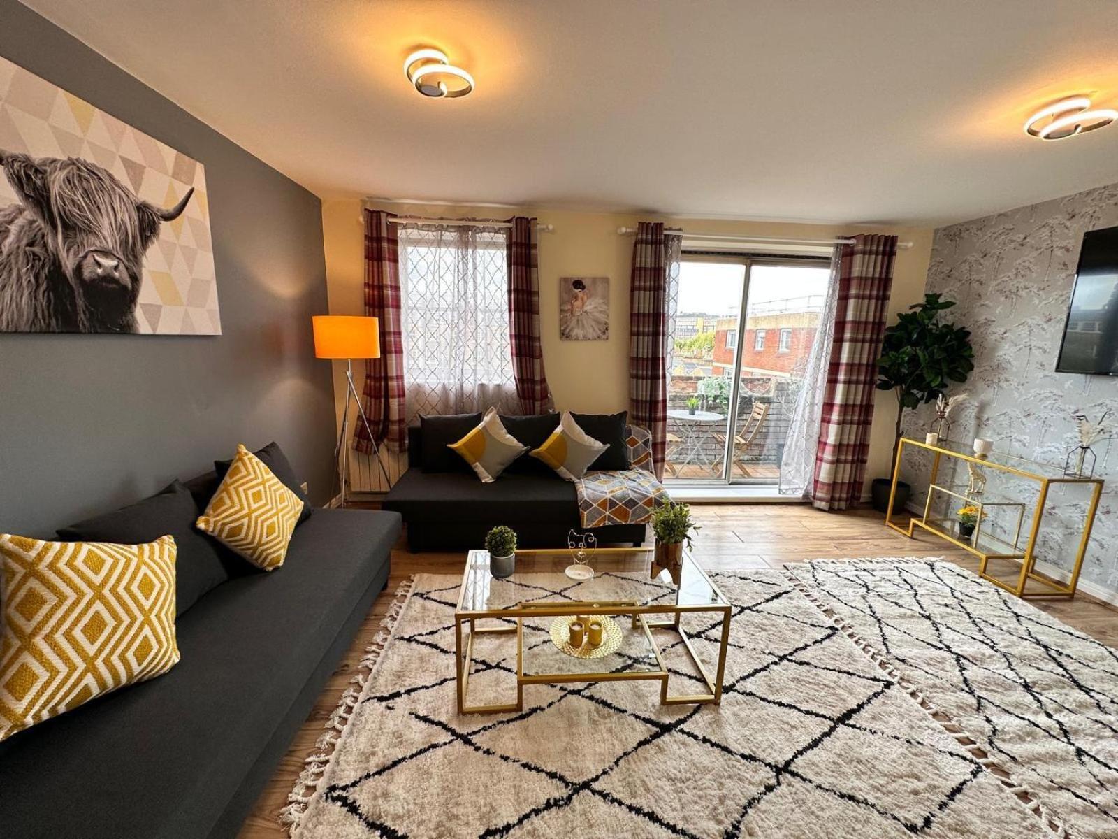 Kensington Two Bedroom Near Cromwell Hospital