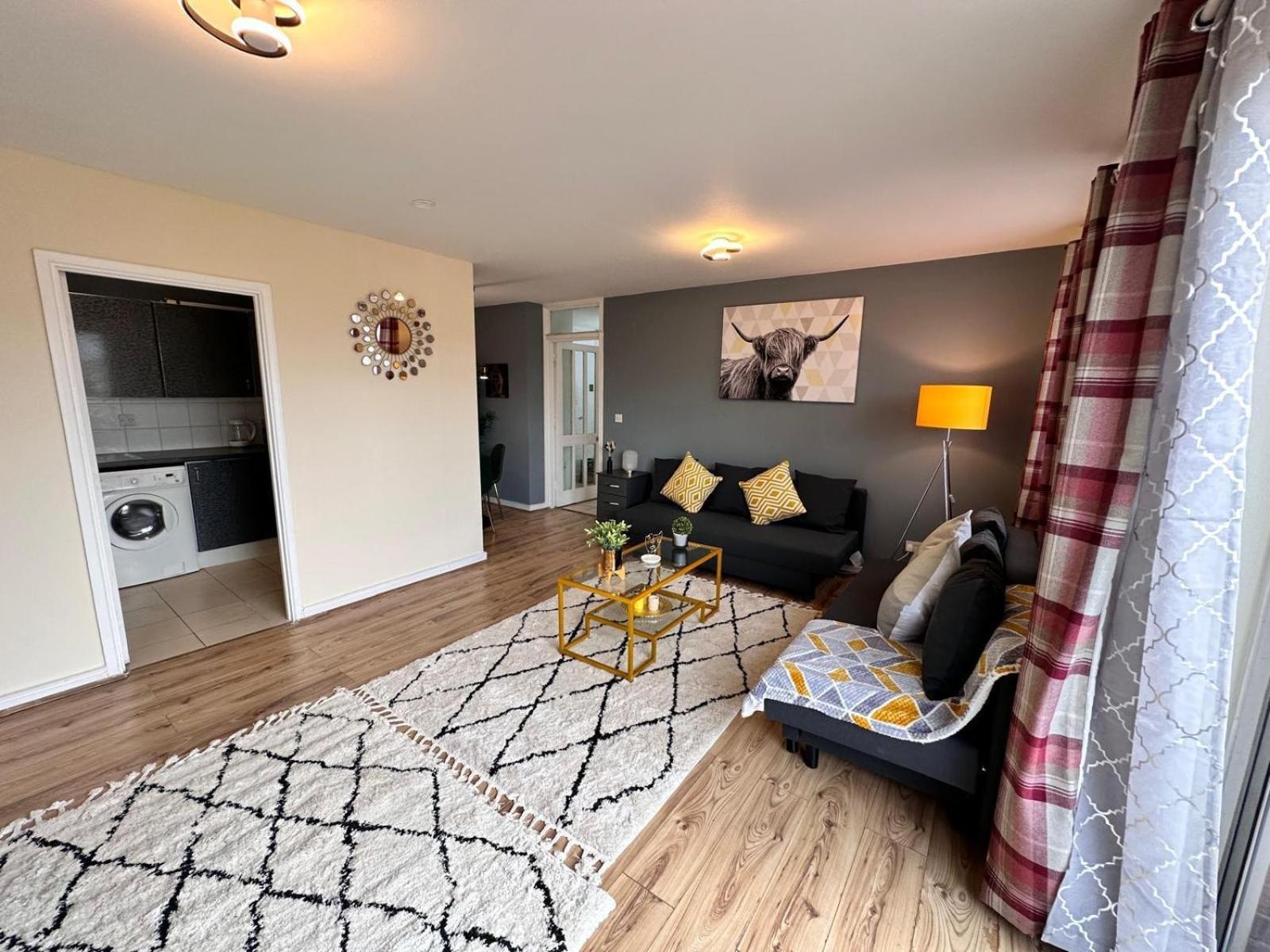Kensington Two Bedroom Near Cromwell Hospital *
