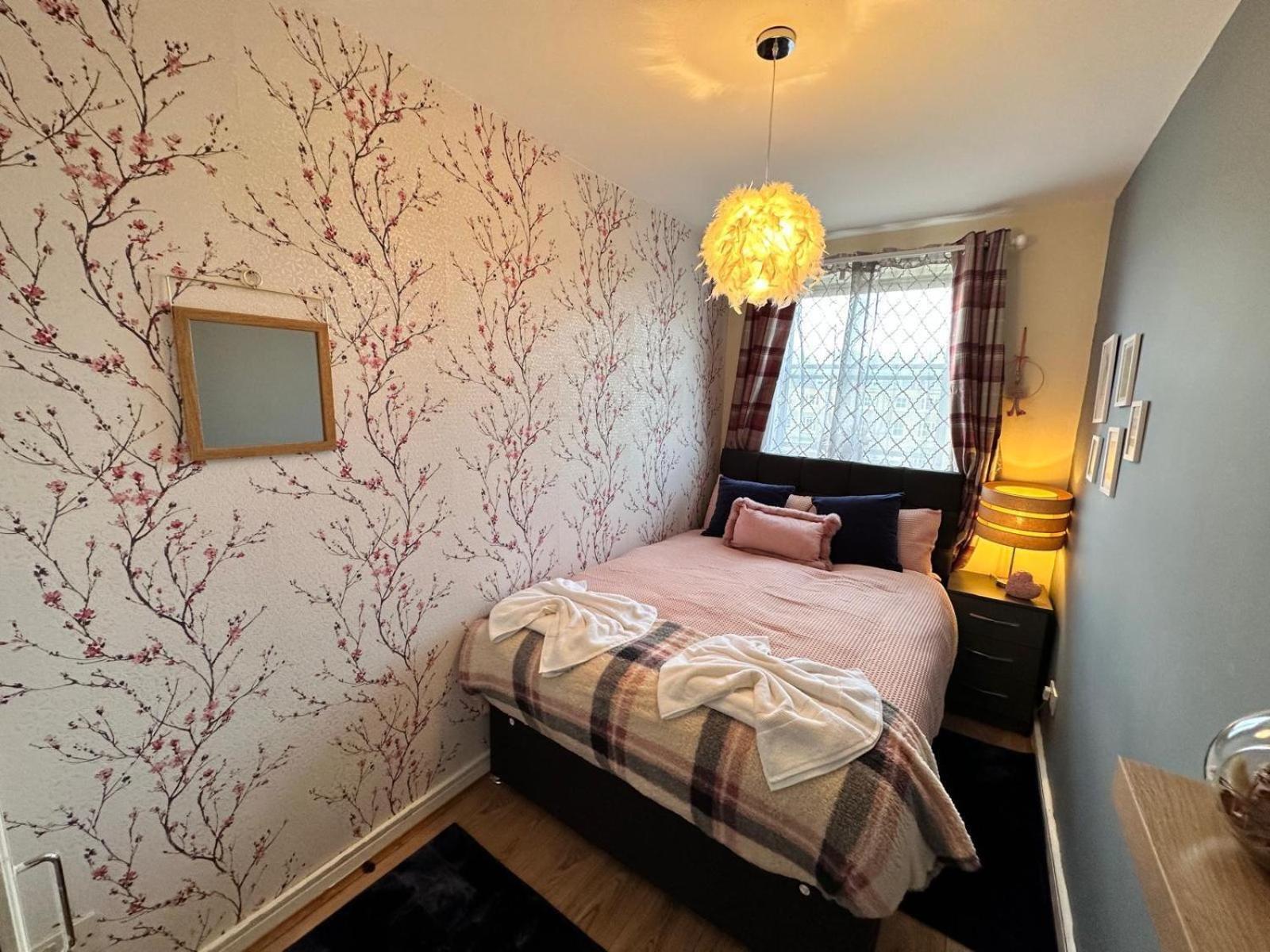 Apartment Kensington Two Bedroom Near Cromwell Hospital *