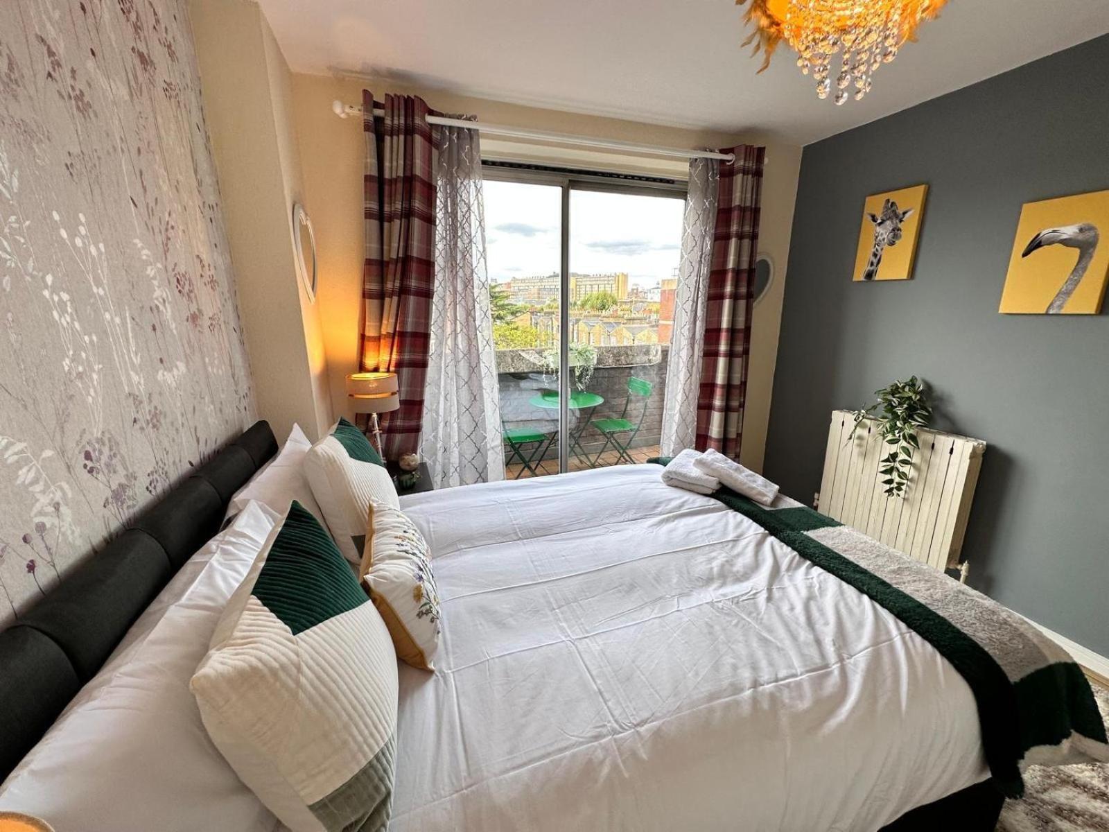 Apartment Kensington Two Bedroom Near Cromwell Hospital *