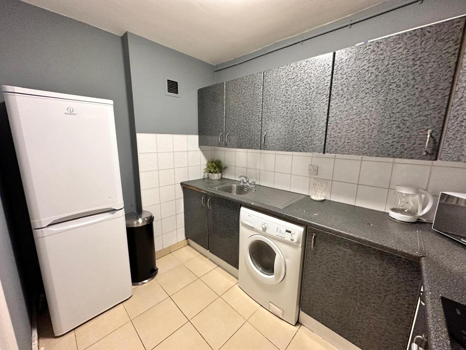 Apartment Kensington Two Bedroom Near Cromwell Hospital *