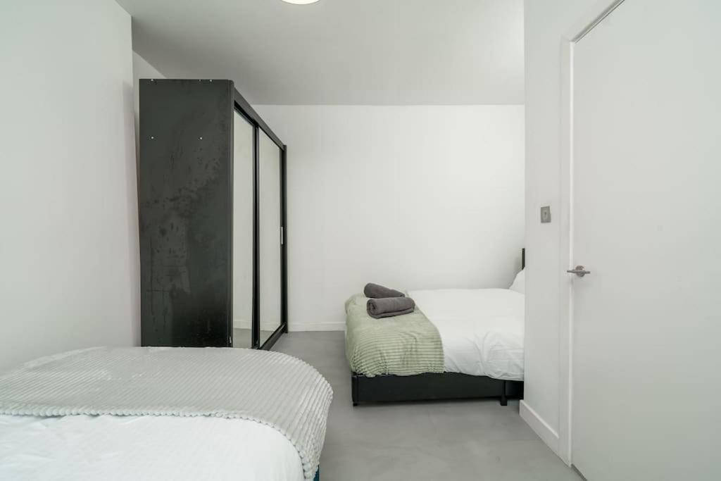 Apartment New 3bed Stylish With Amazing Transport