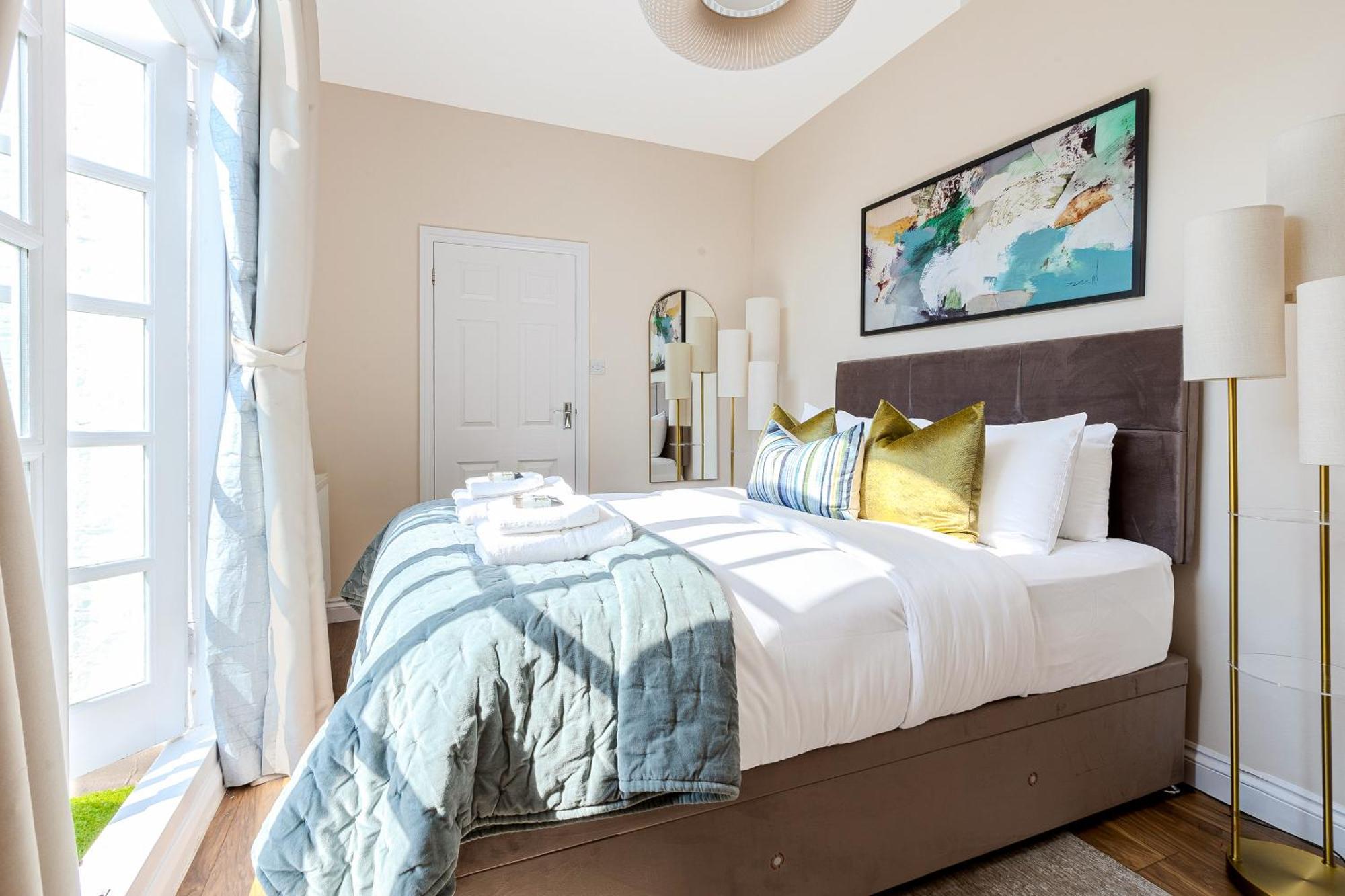Stylish 2br Flat With Terrace In North Kensington Apartment
