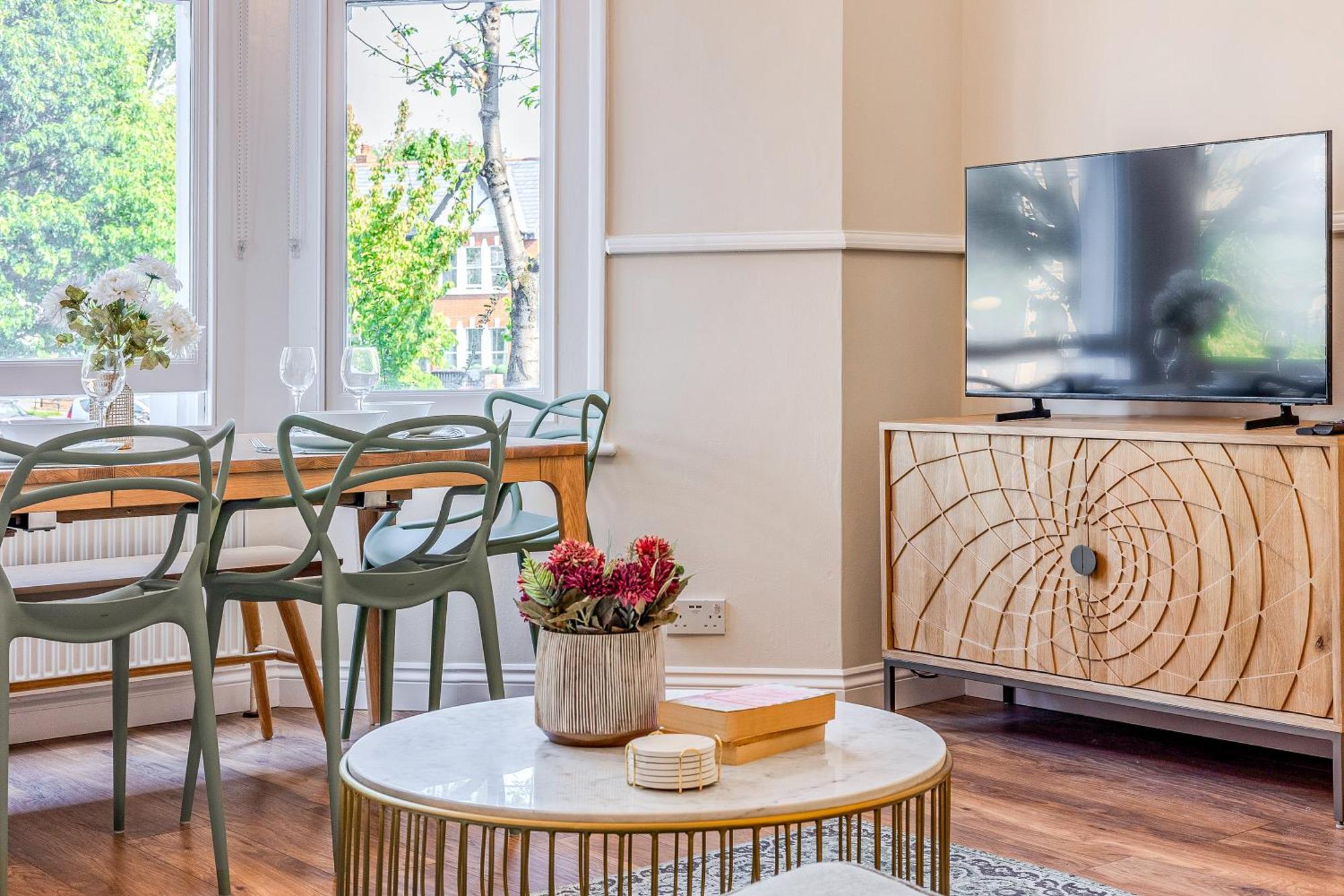 Stylish 2br Flat With Terrace In North Kensington London