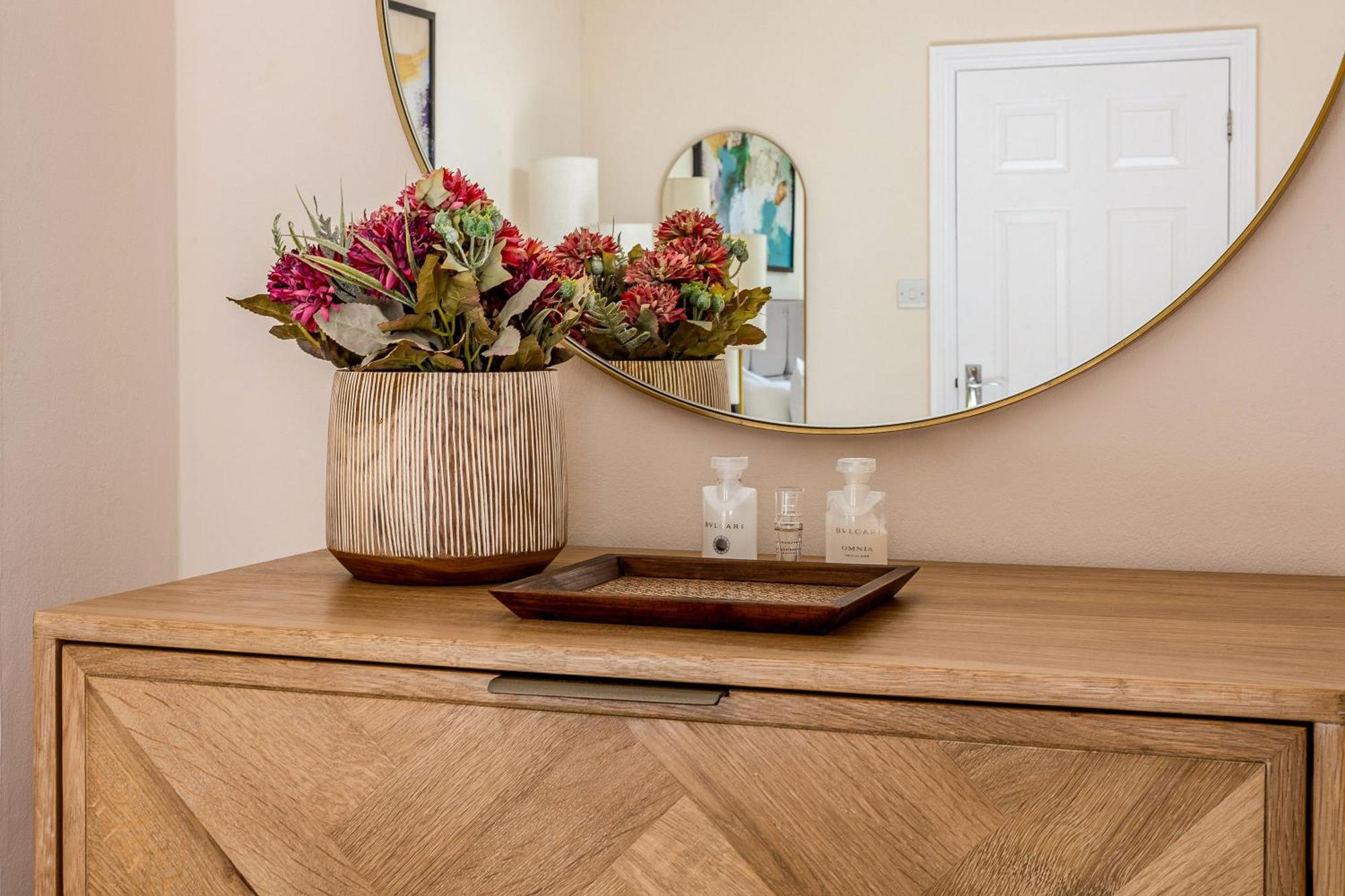 Stylish 2br Flat With Terrace In North Kensington London