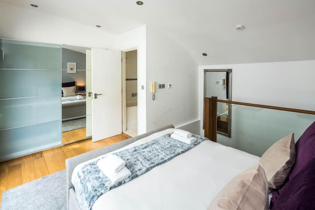 Prime Location Mews! Vakantiehuis *