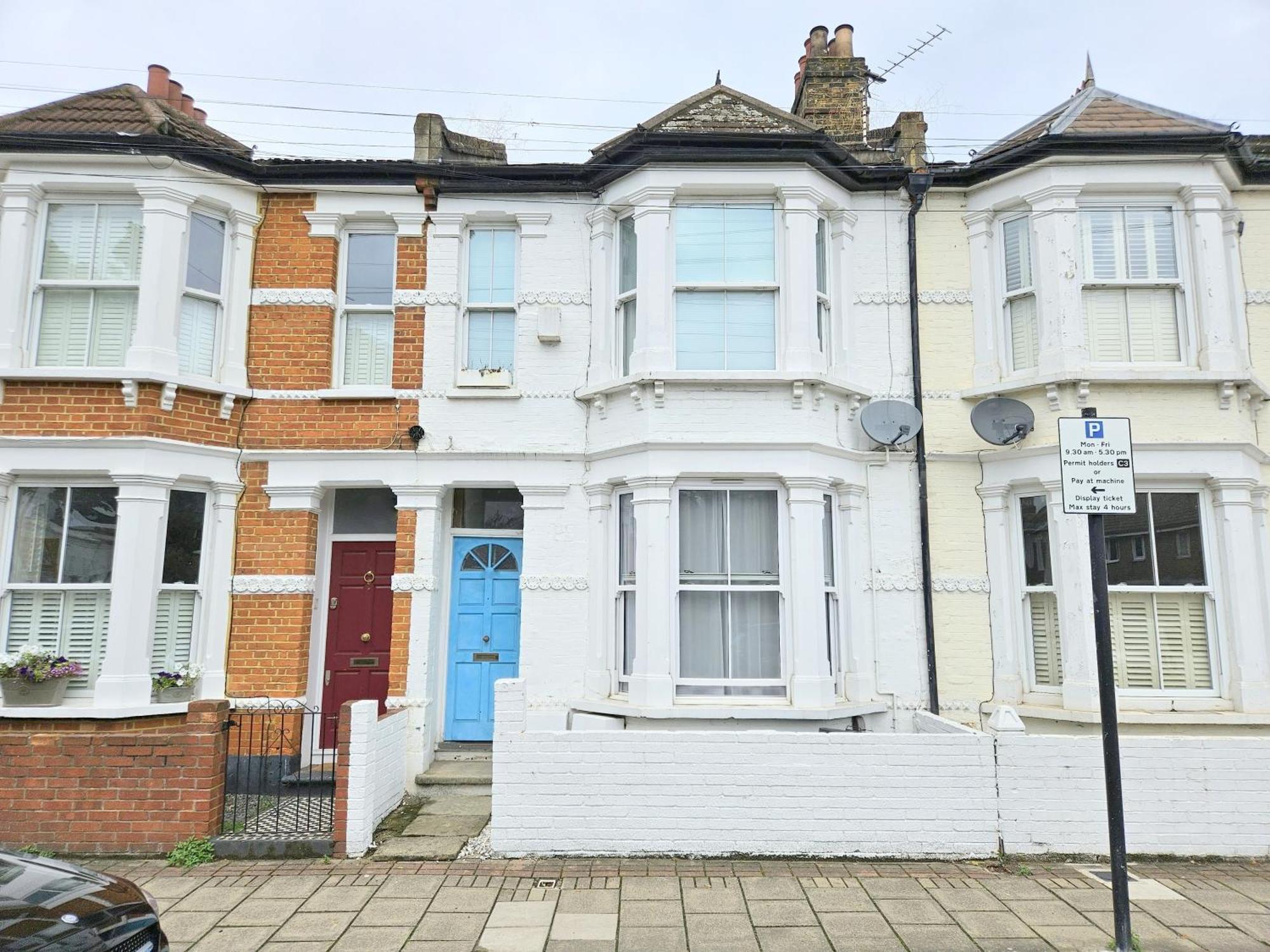 Apartment Two Bedroom Flat With Private Patio In Battersea London