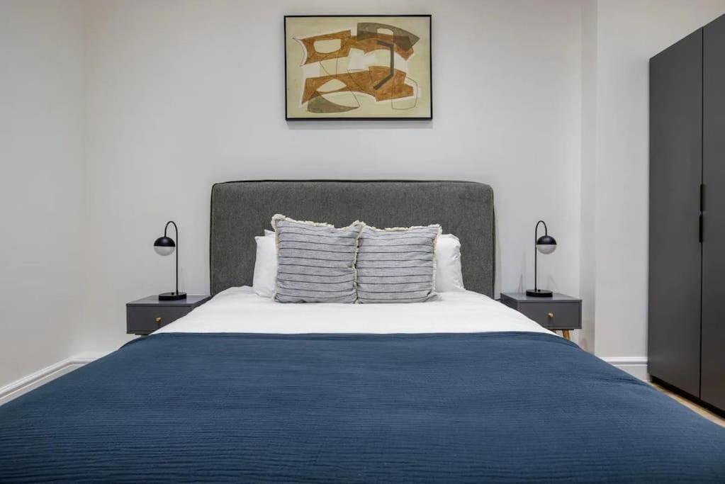 Luxury 2 Bed In Knightsbridge Apartment