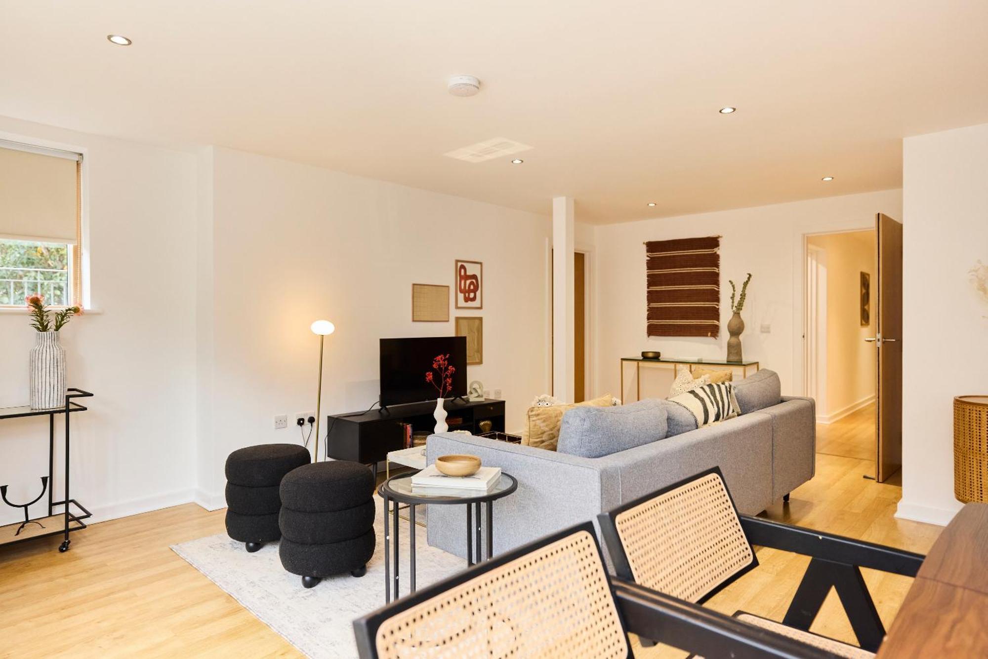 The Gwendolen Place - Contemporary 2bdr Flat With Terrace And Balcony London