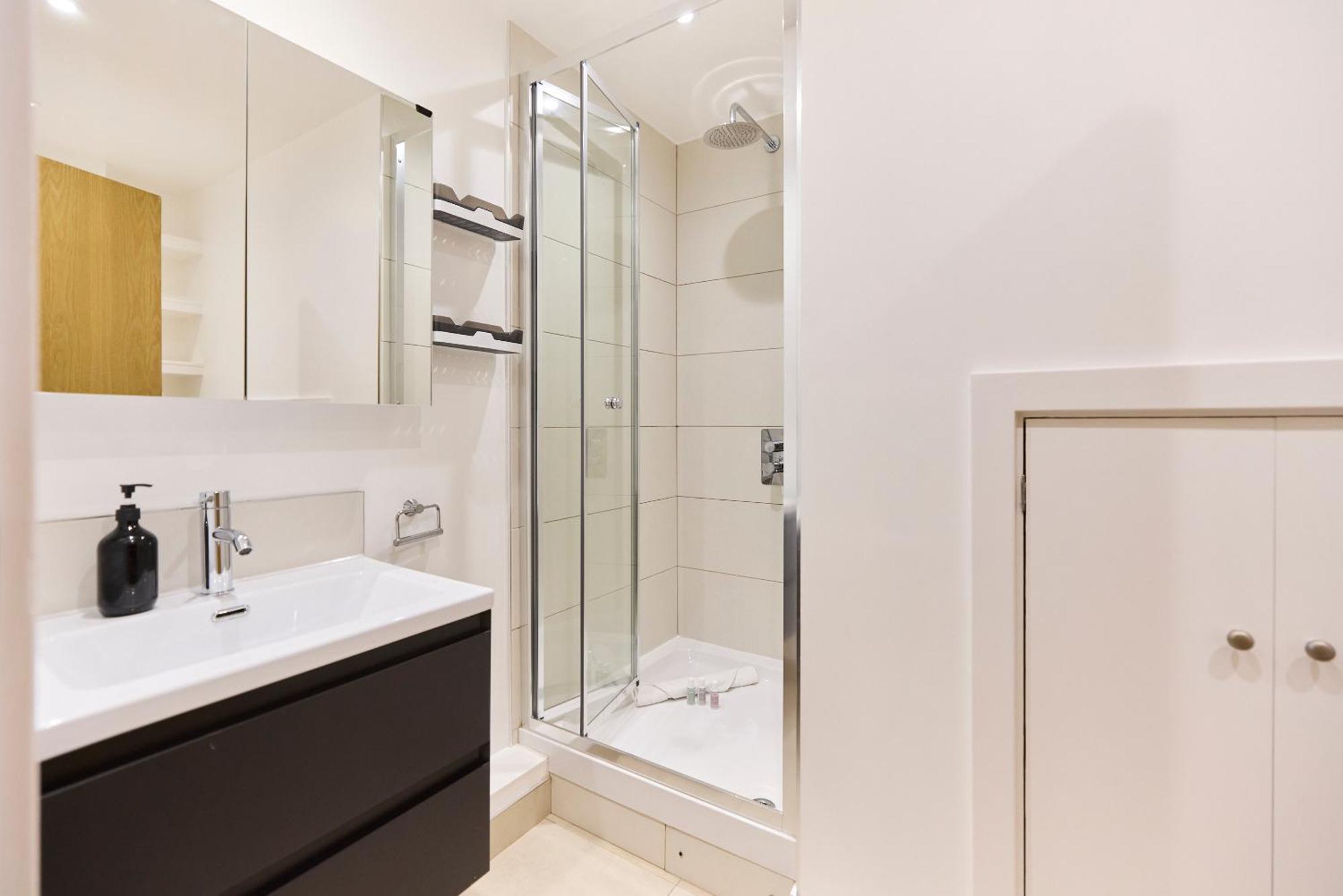 The Gwendolen Place - Contemporary 2bdr Flat With Terrace And Balcony * London