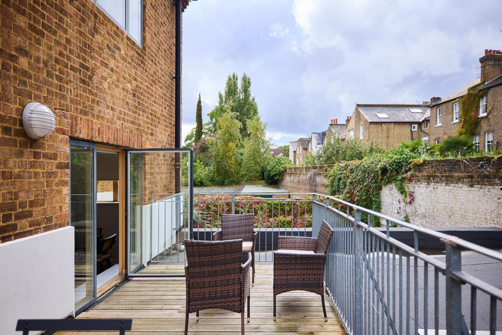 The Gwendolen Place - Contemporary 2bdr Flat With Terrace And Balcony Apartment