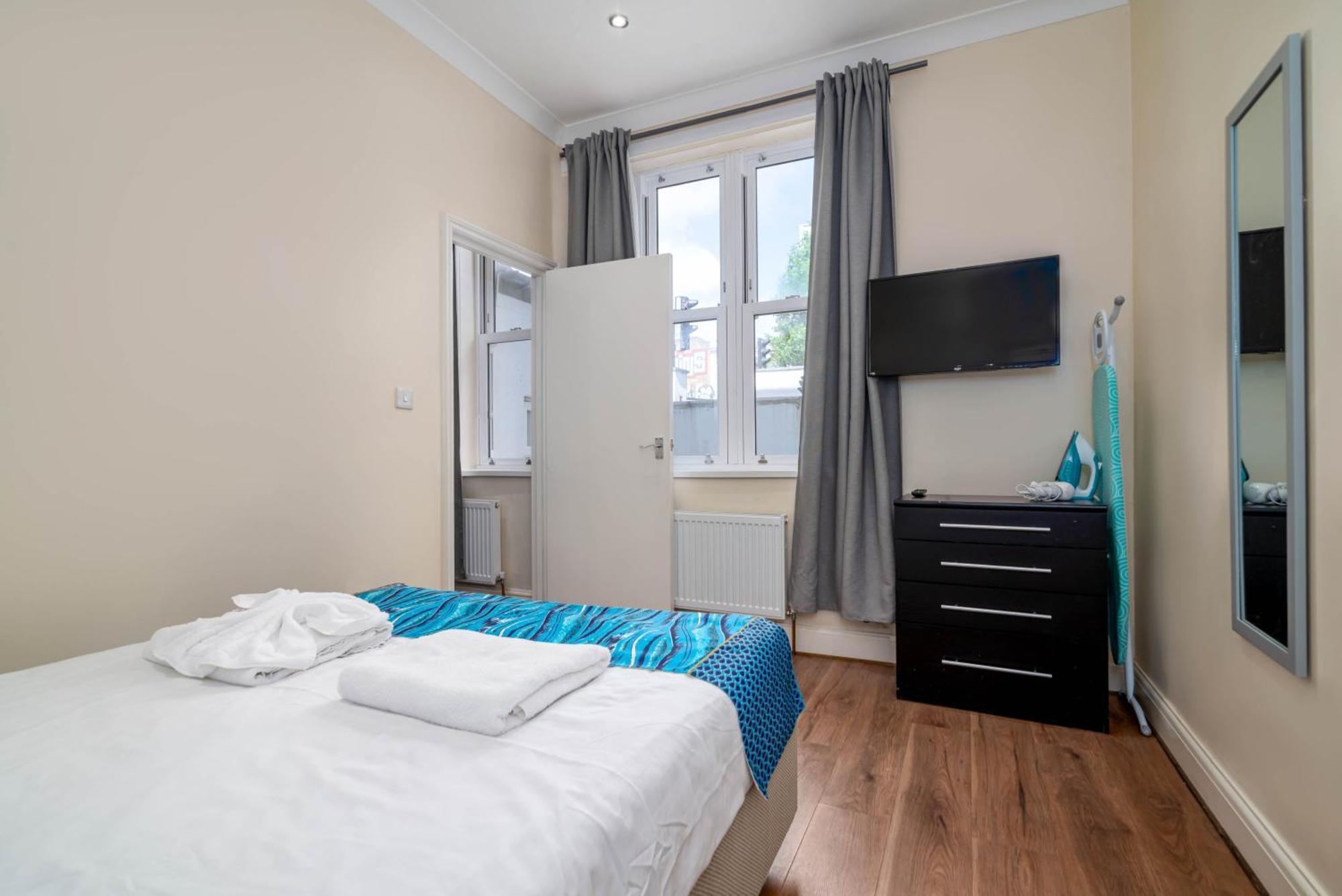 Camden Apartment *