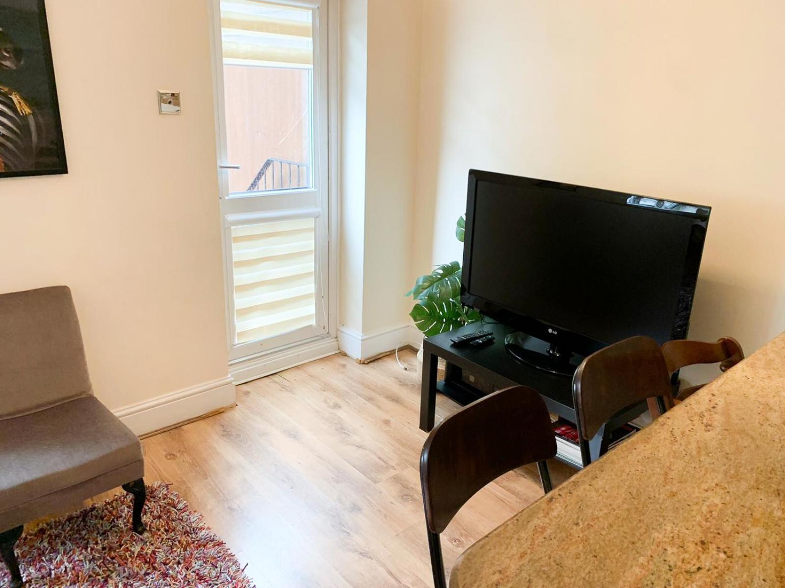 Lovely 1 Bedroom Flat In West Kensington London, Shepherd's Bush Leilighet London