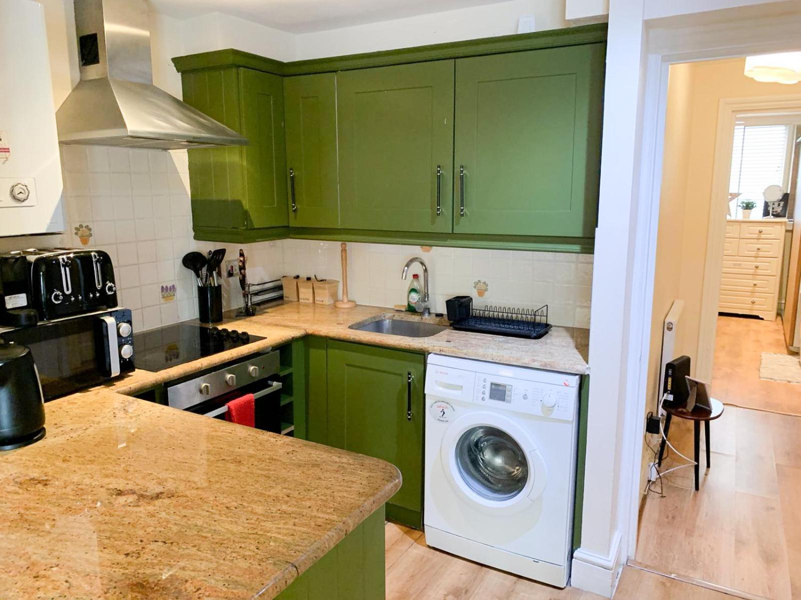 Lovely 1 Bedroom Flat In West Kensington London, Shepherd's Bush *