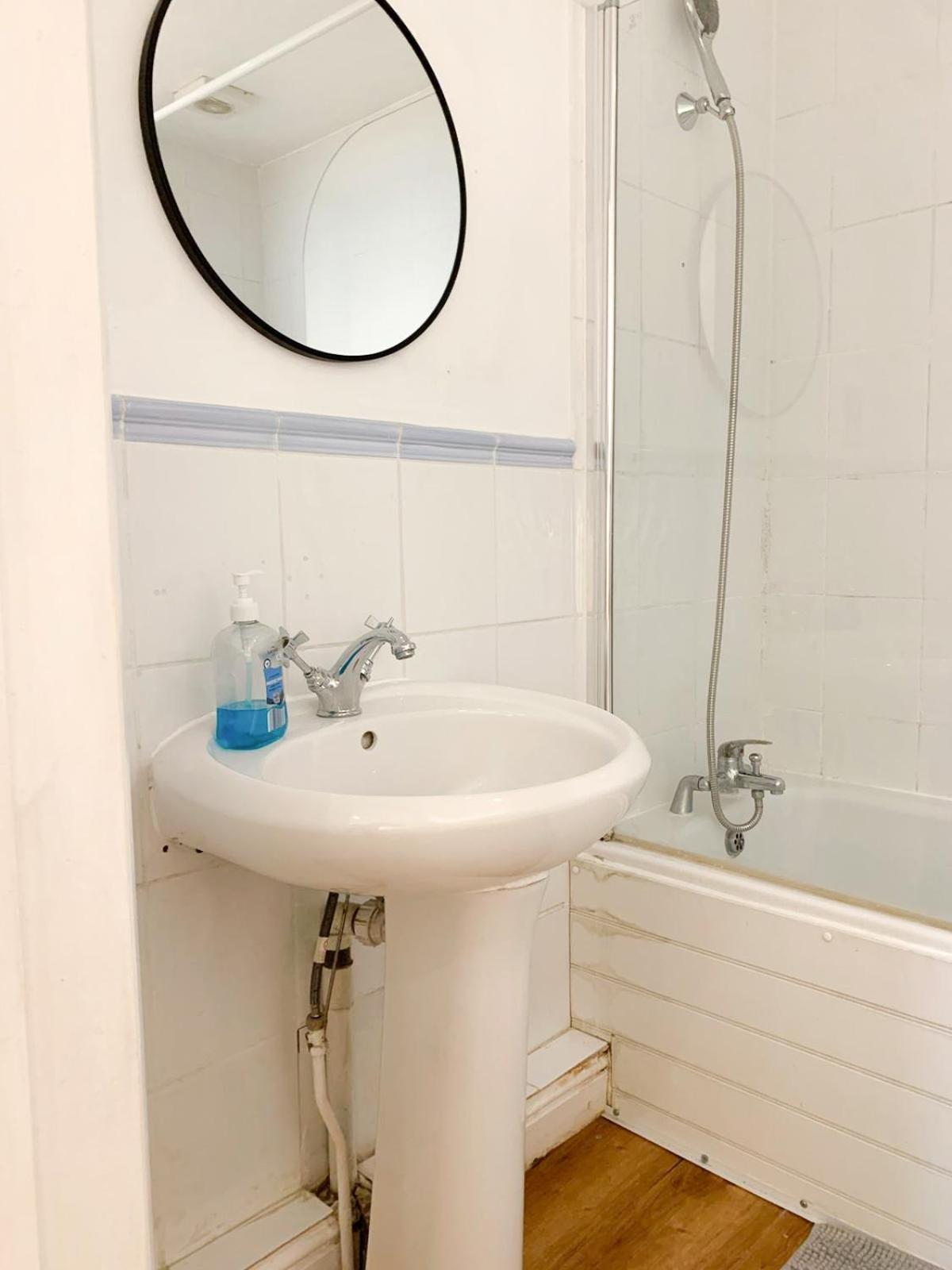 Lovely 1 Bedroom Flat In West Kensington London, Shepherd's Bush * London