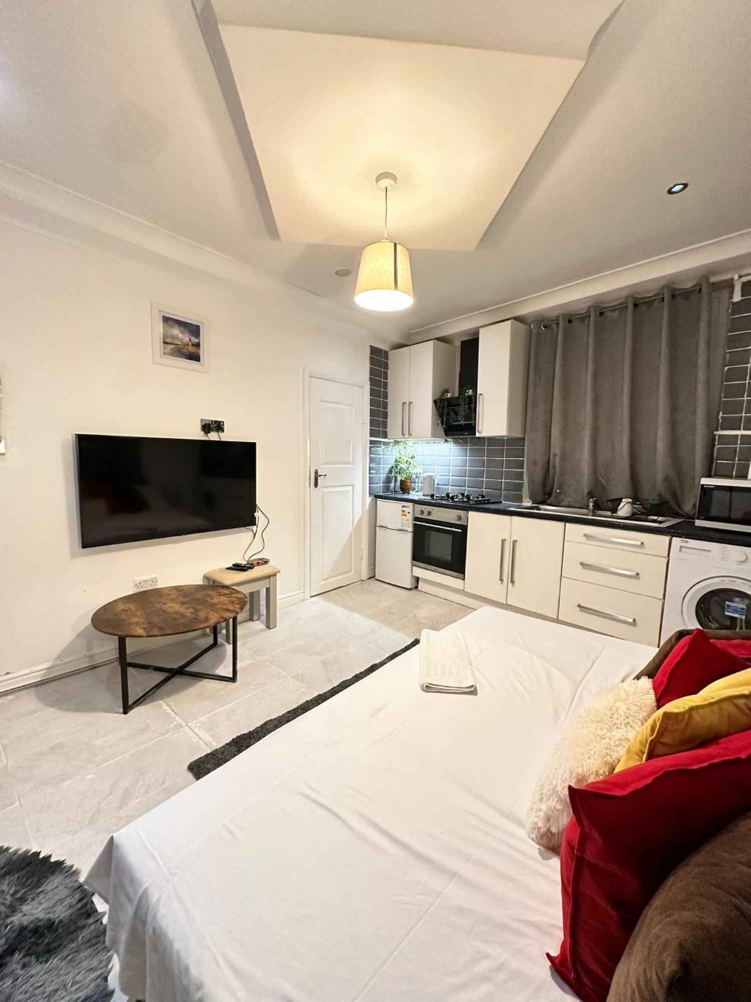 Bell Street Apartment London