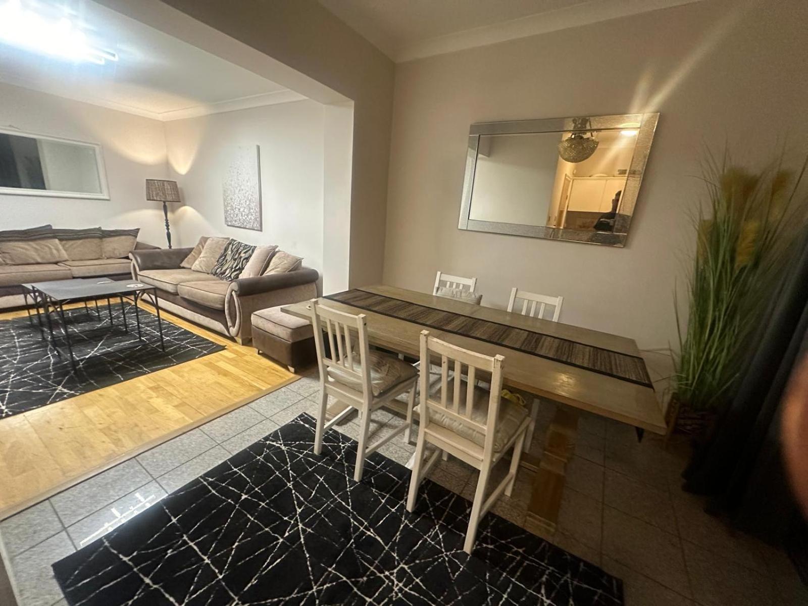 Apartment Cheviot 2 Bed London