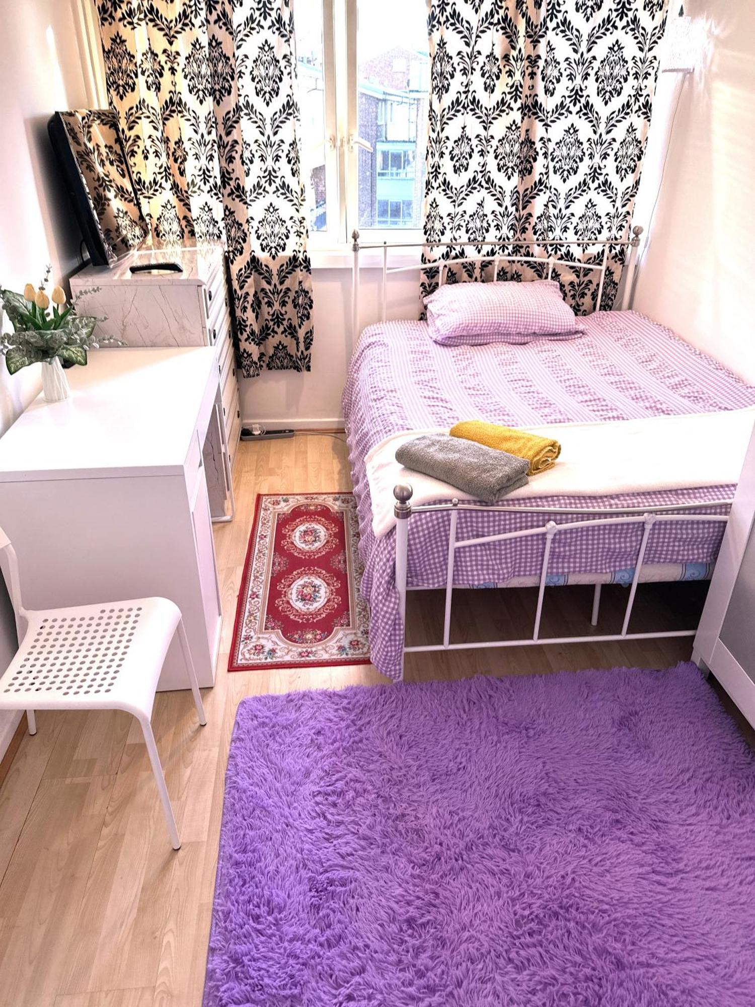 Excellent Double In Cheap Rate Around Homestay