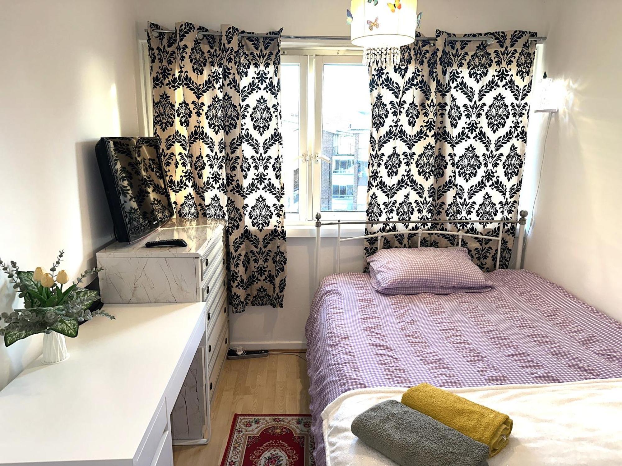 Homestay Excellent Double In Cheap Rate Around London