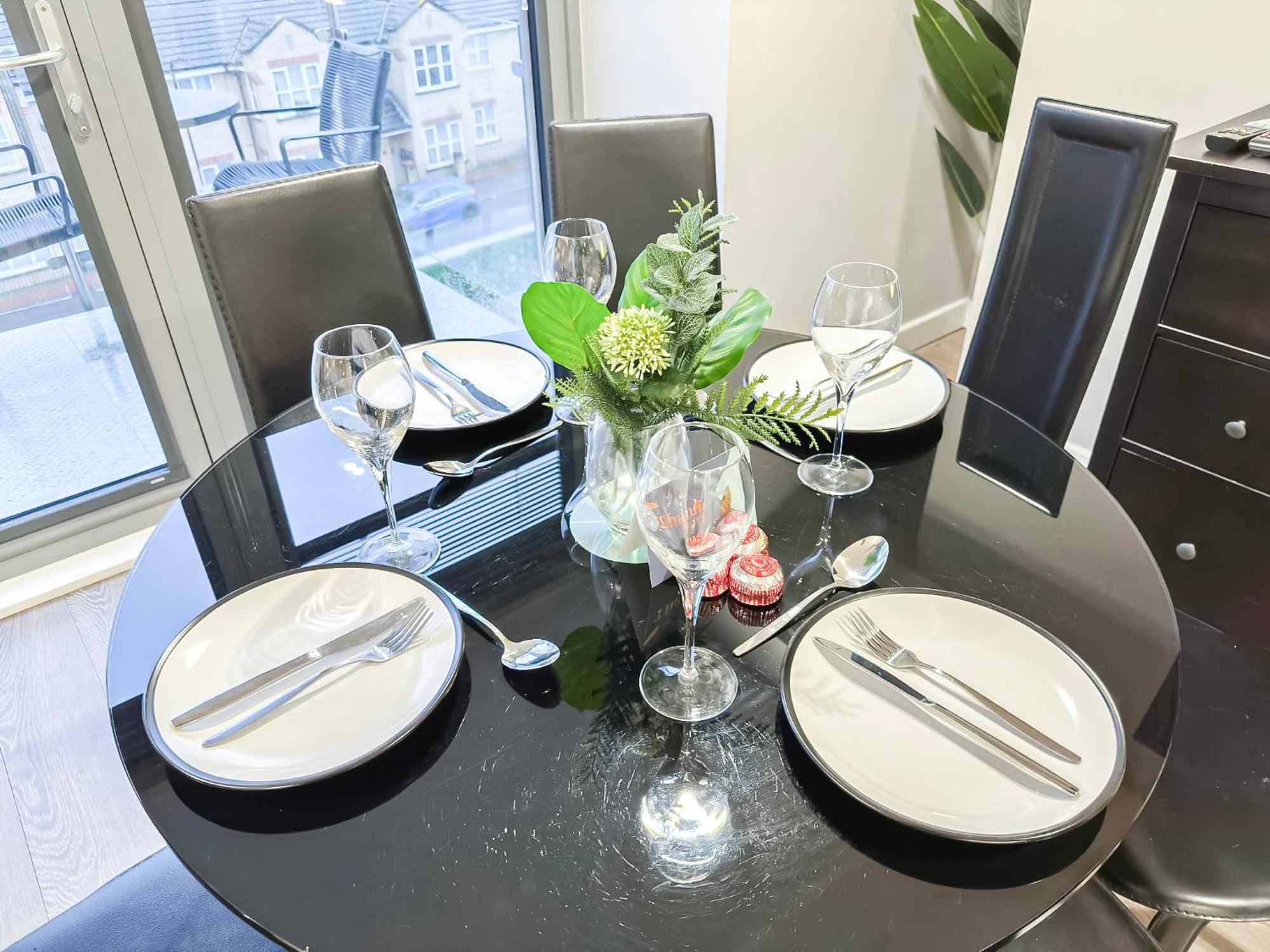 Contemporary With Private Terraces In Shoreditch, Hoxton, Islington Apartment London