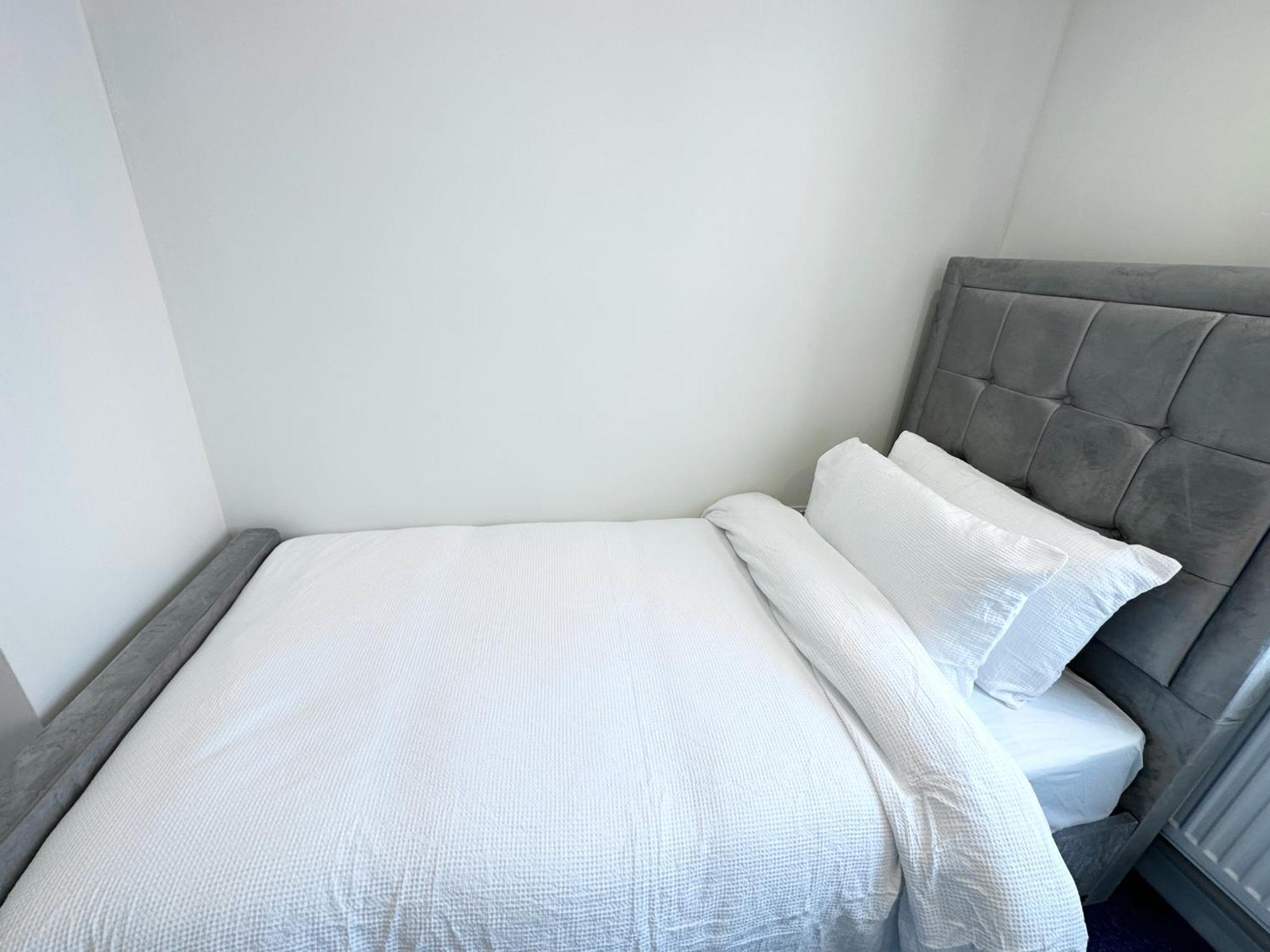 Newly Renovated Bedrooms Near Train And Bus Station Apartamento