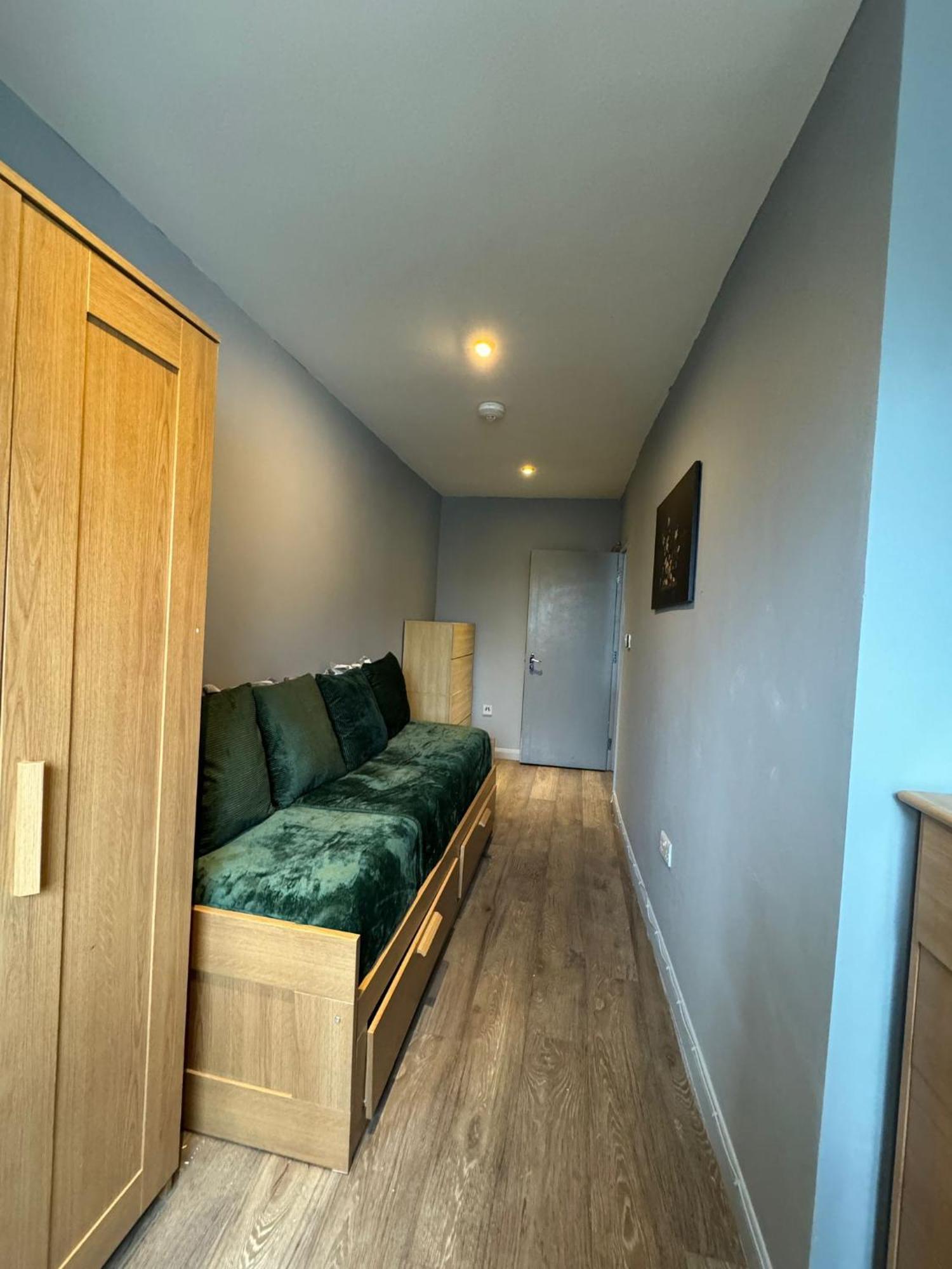 2 Bedroom Flat In Euston 2 Mins Away From Station, No Lift Leilighet *