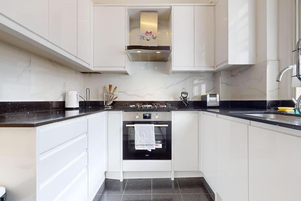 -air Con- Premium House - Prime Location Feriehus London