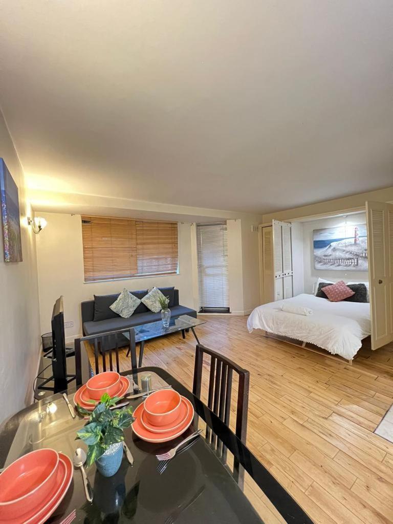 Chelsea Studio - Sleeps 4 - Near Cromwell Hospital Leilighet