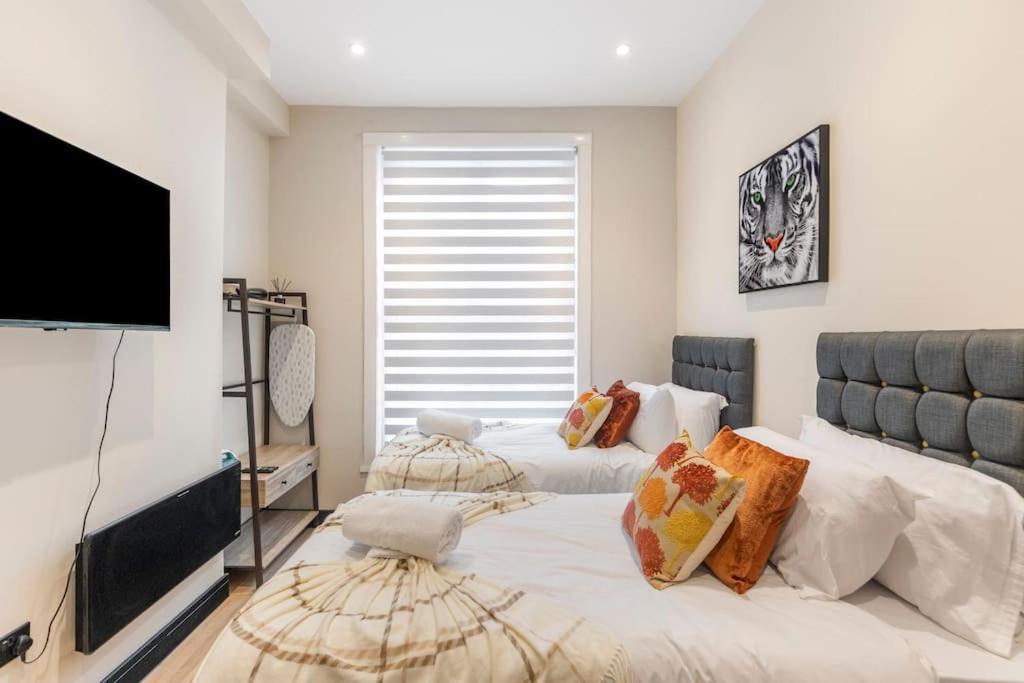 Ground Floor Finsbury A2 Next Arsnl Leilighet London