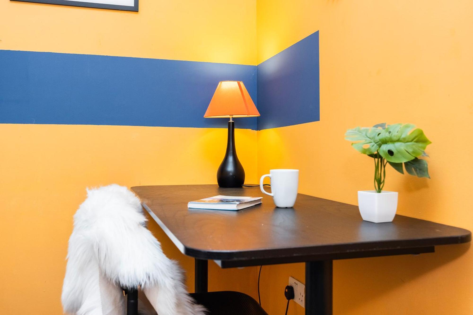 Vibrant Fresh Flat Near The Station - New Cross - Goldsmiths Appartement Londen
