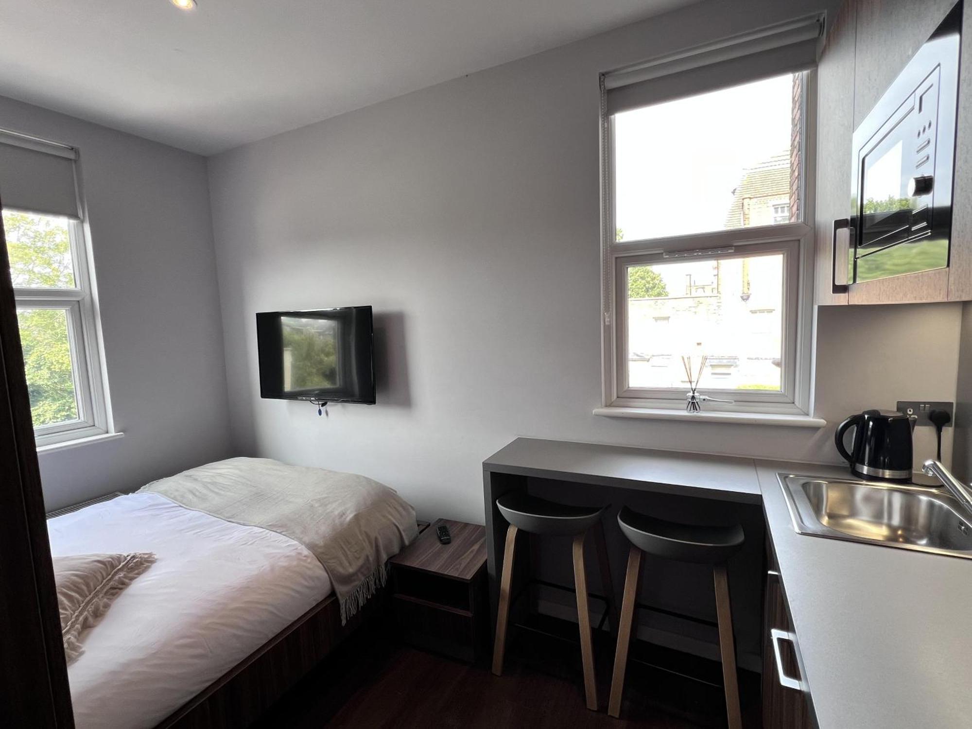 Retreat - Colney Hatch Lane * London